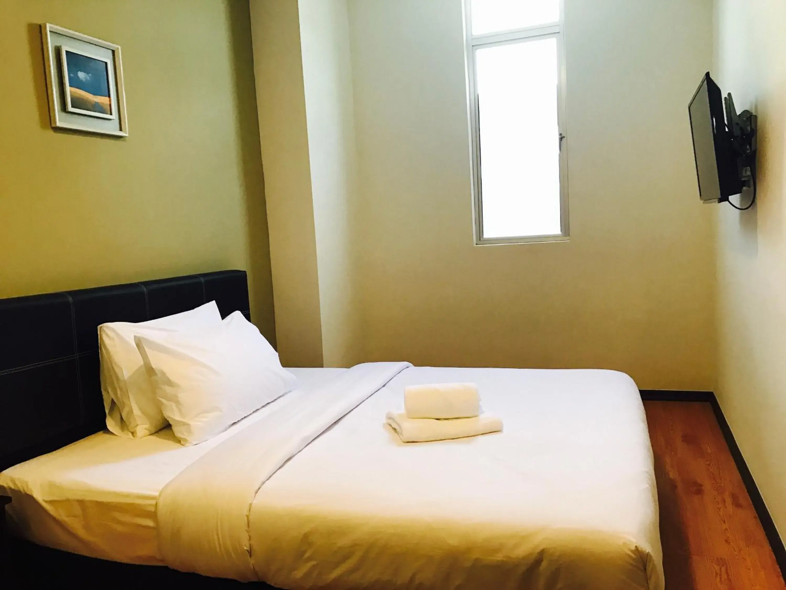 Photo of the whole room, Bed in Gem Hotel Nusa Sentral Nusajaya