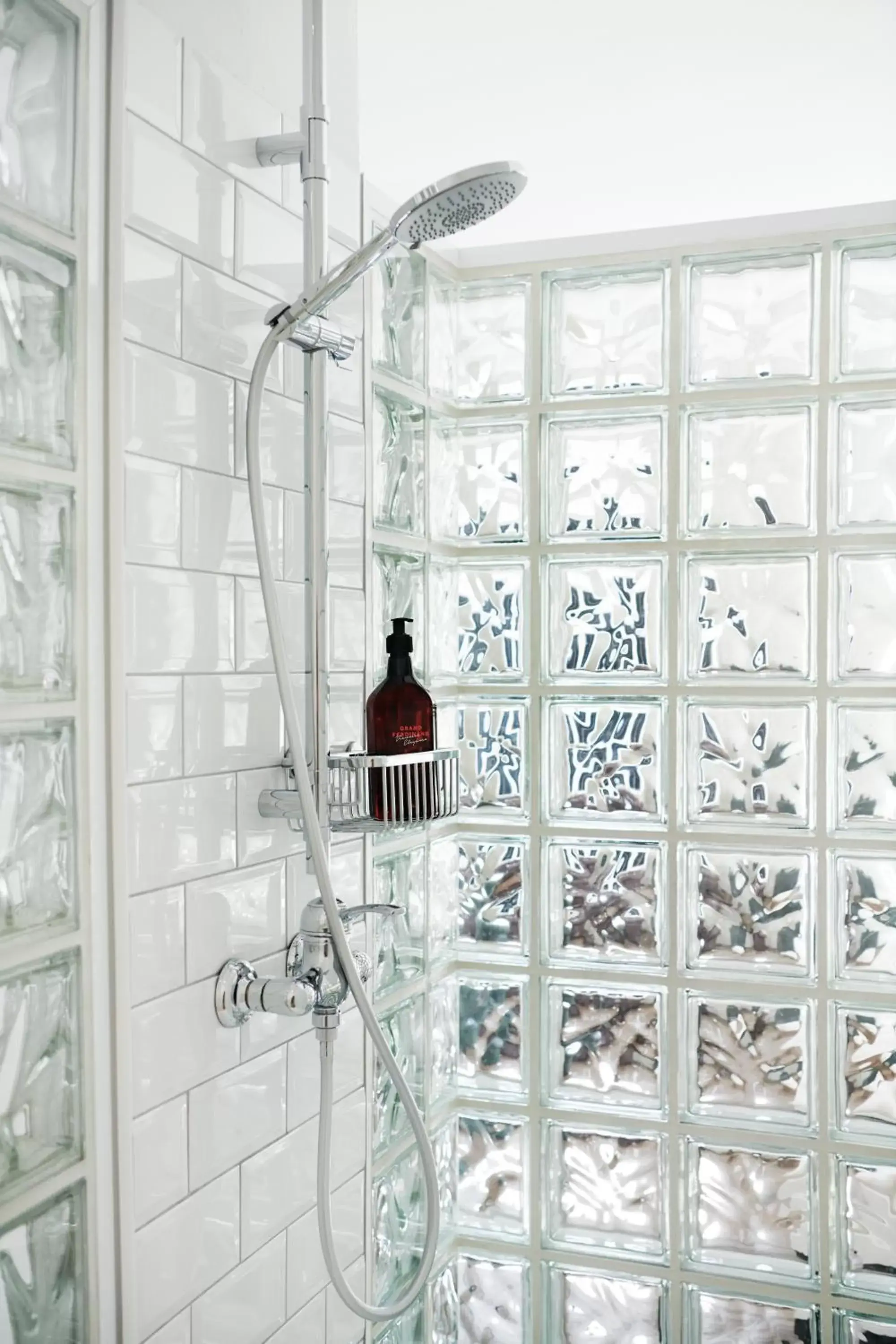 Shower in Grand Hotel Wiesler