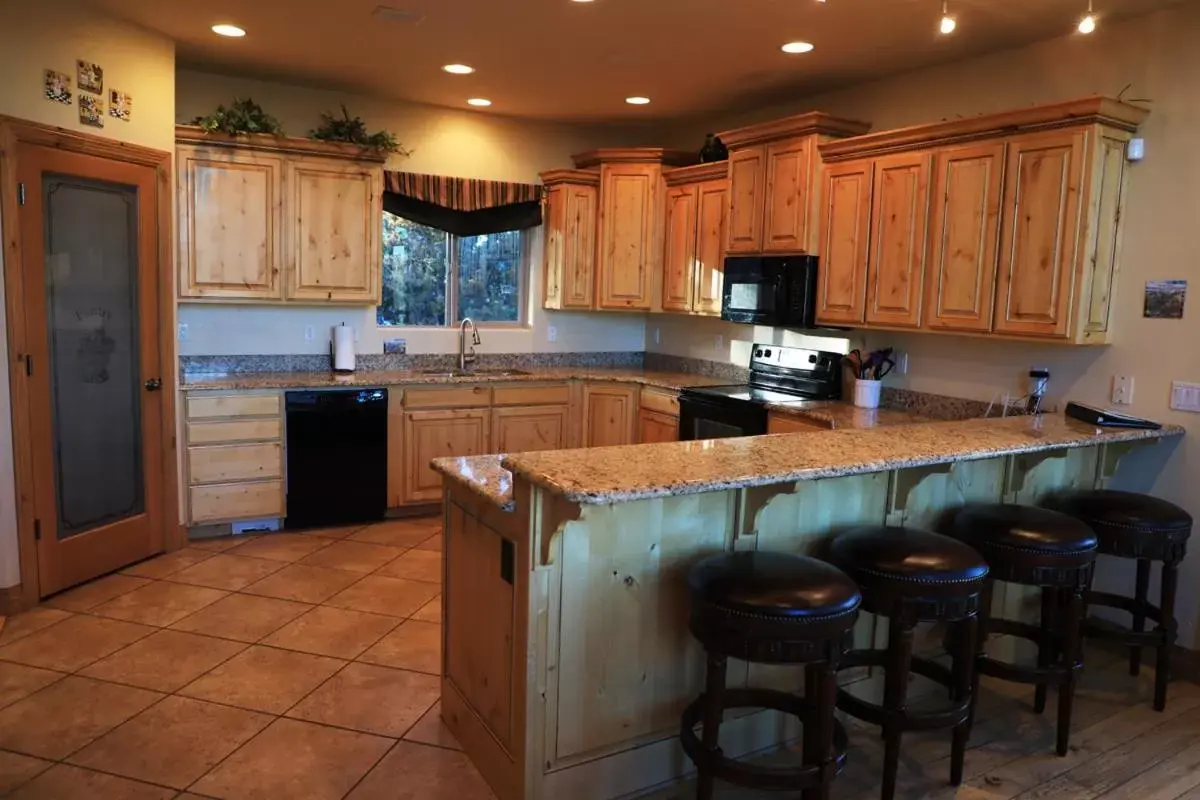 Kitchen/Kitchenette in Zion Ponderosa Ranch Resort