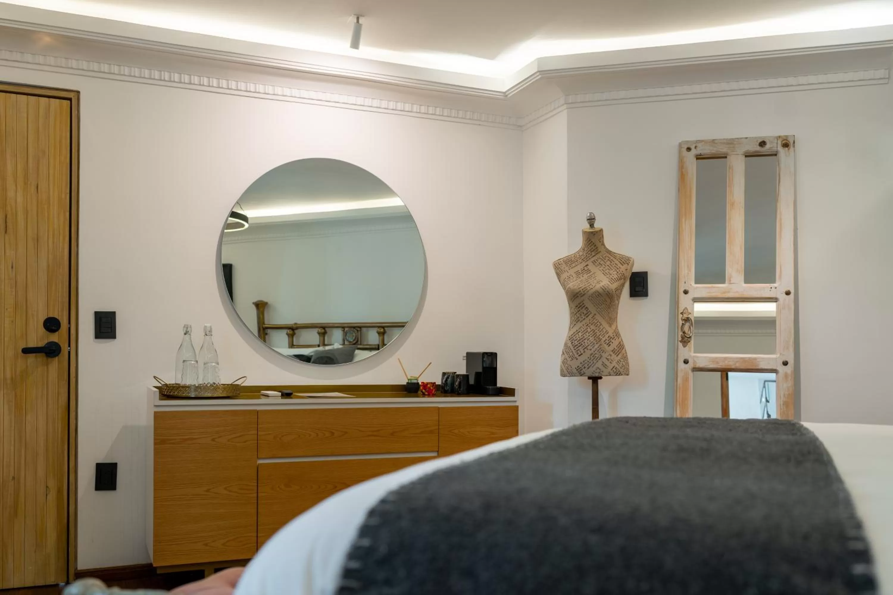 Bedroom, Bed in Orchid House Mexico City