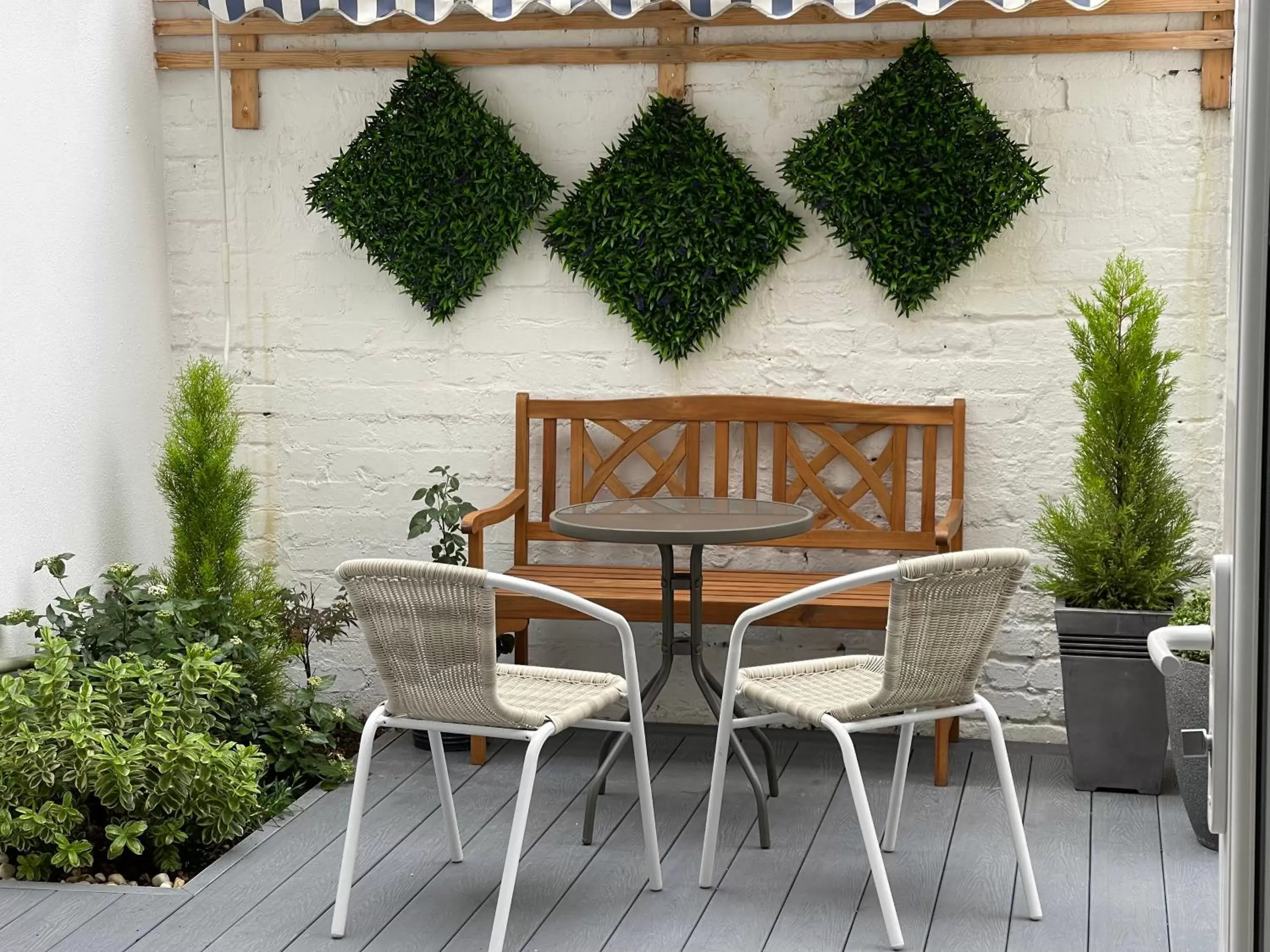 Property building in Titanic Guest 4 Star Boutique- Tourism NI certified- Free parking Property building in Titanic Guest 4 Star Boutique- Tourism NI certified- Free parking