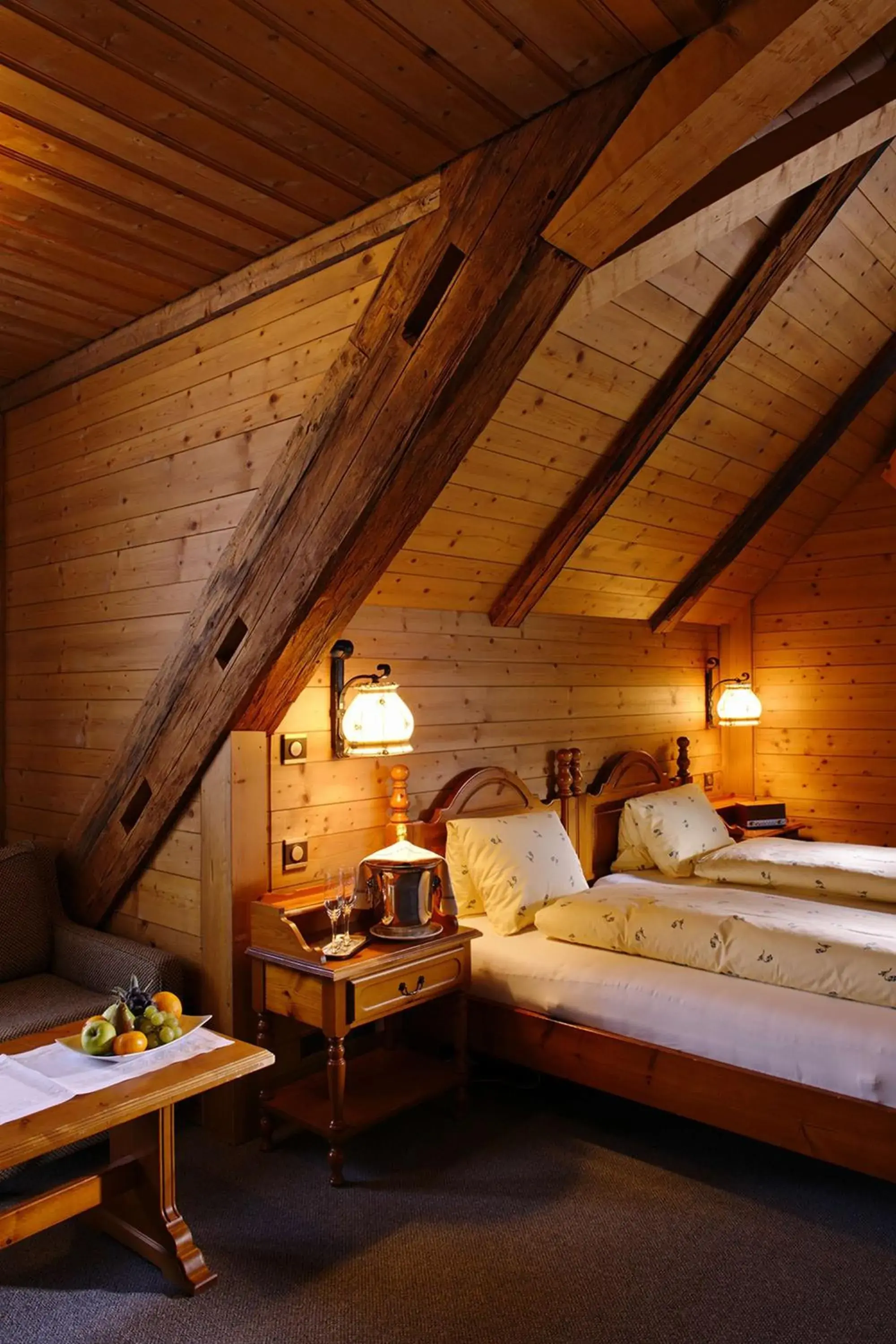 Photo of the whole room, Bed in Baeren Hotel, The Bear Inn