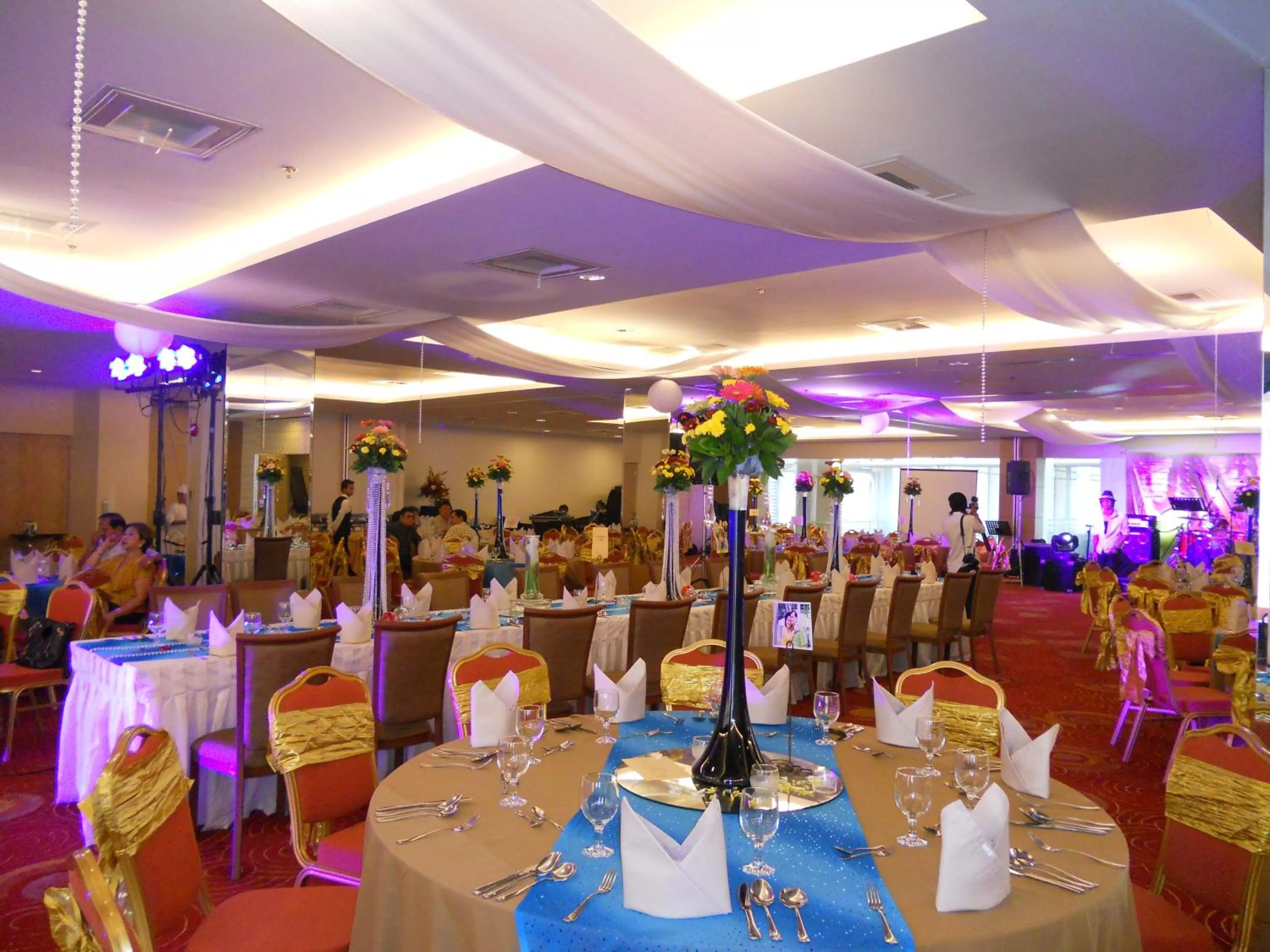 Day in ACE Hotel and Suites