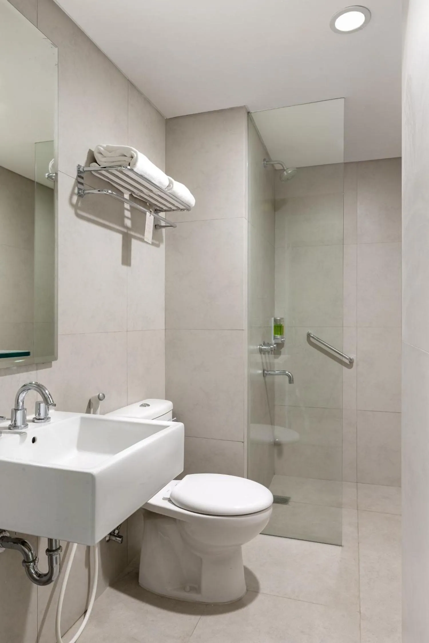 Bathroom in Amaris Hotel Slipi