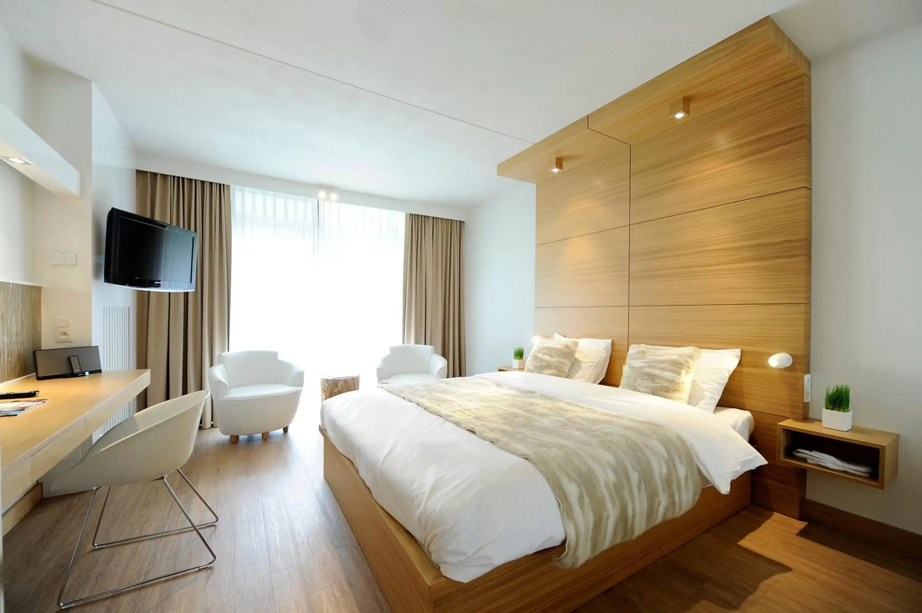 Bedroom, Bed in Van der Valk Hotel Beveren