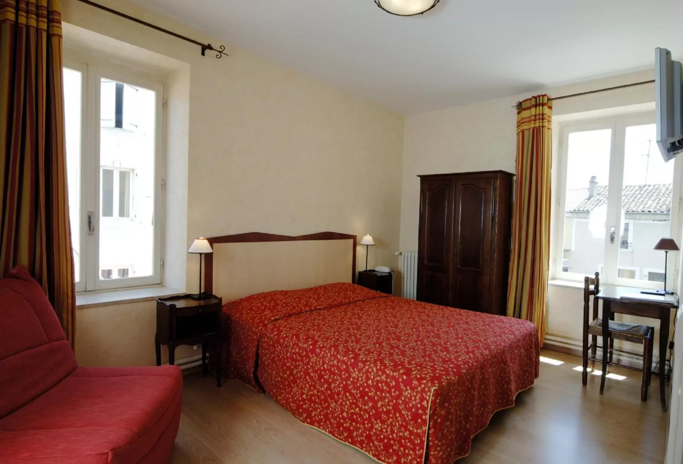 Bedroom, Bed in Le Logis Des Voyageurs