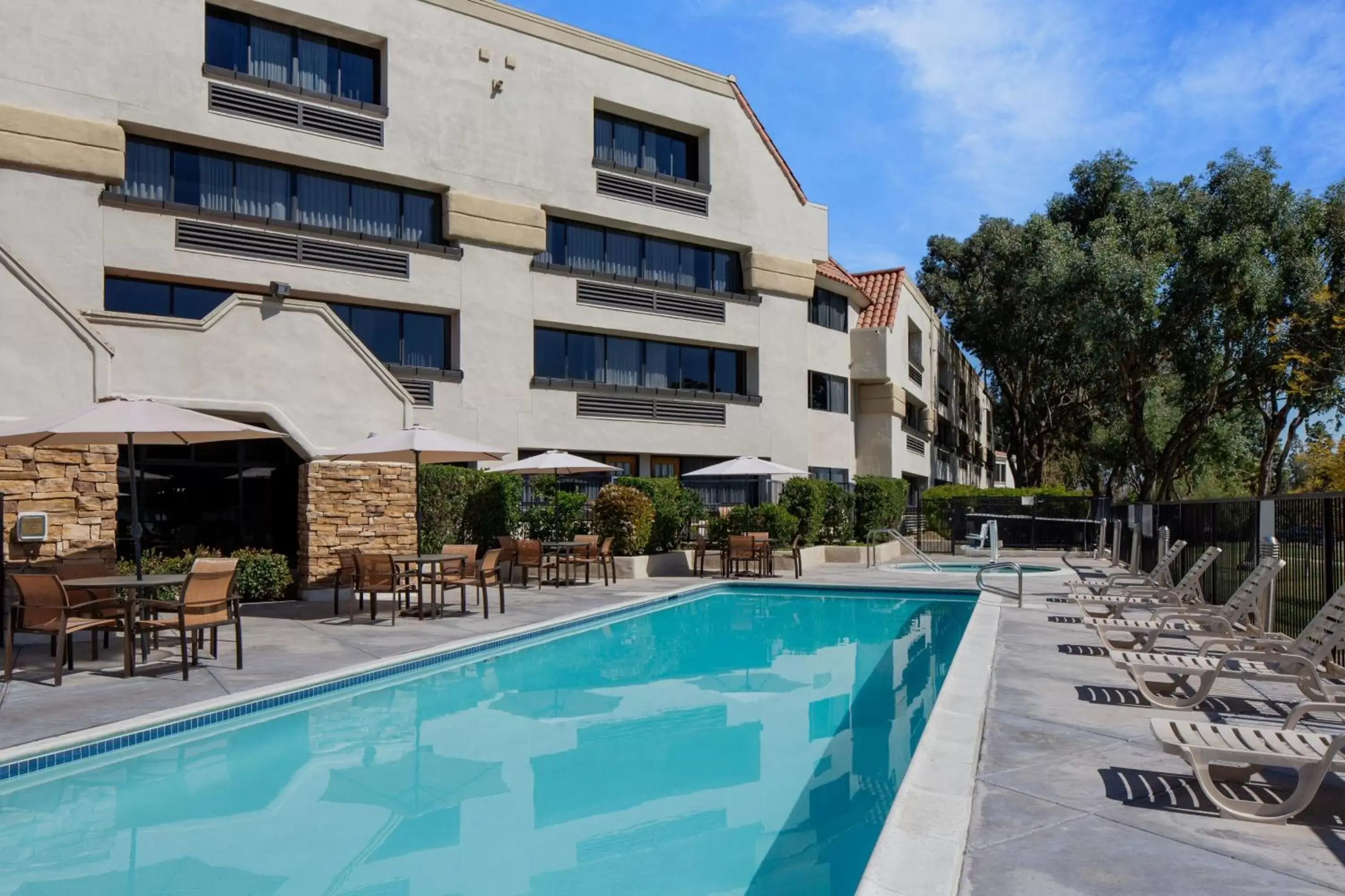 Swimming pool, Property Building in Courtyard by Marriott San Diego Rancho Bernardo