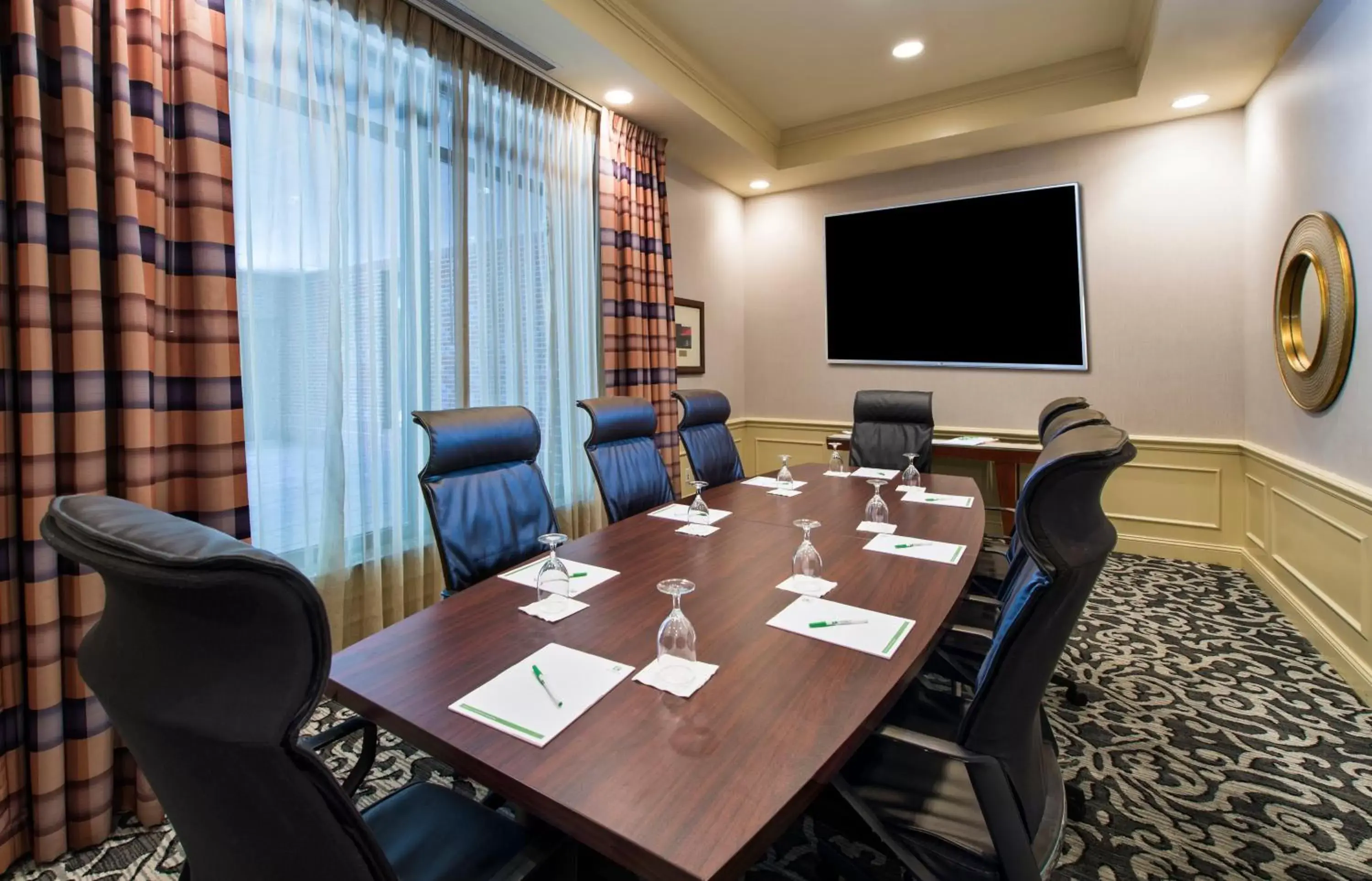 Meeting/conference room in Holiday Inn Savannah Historic District, an IHG Hotel