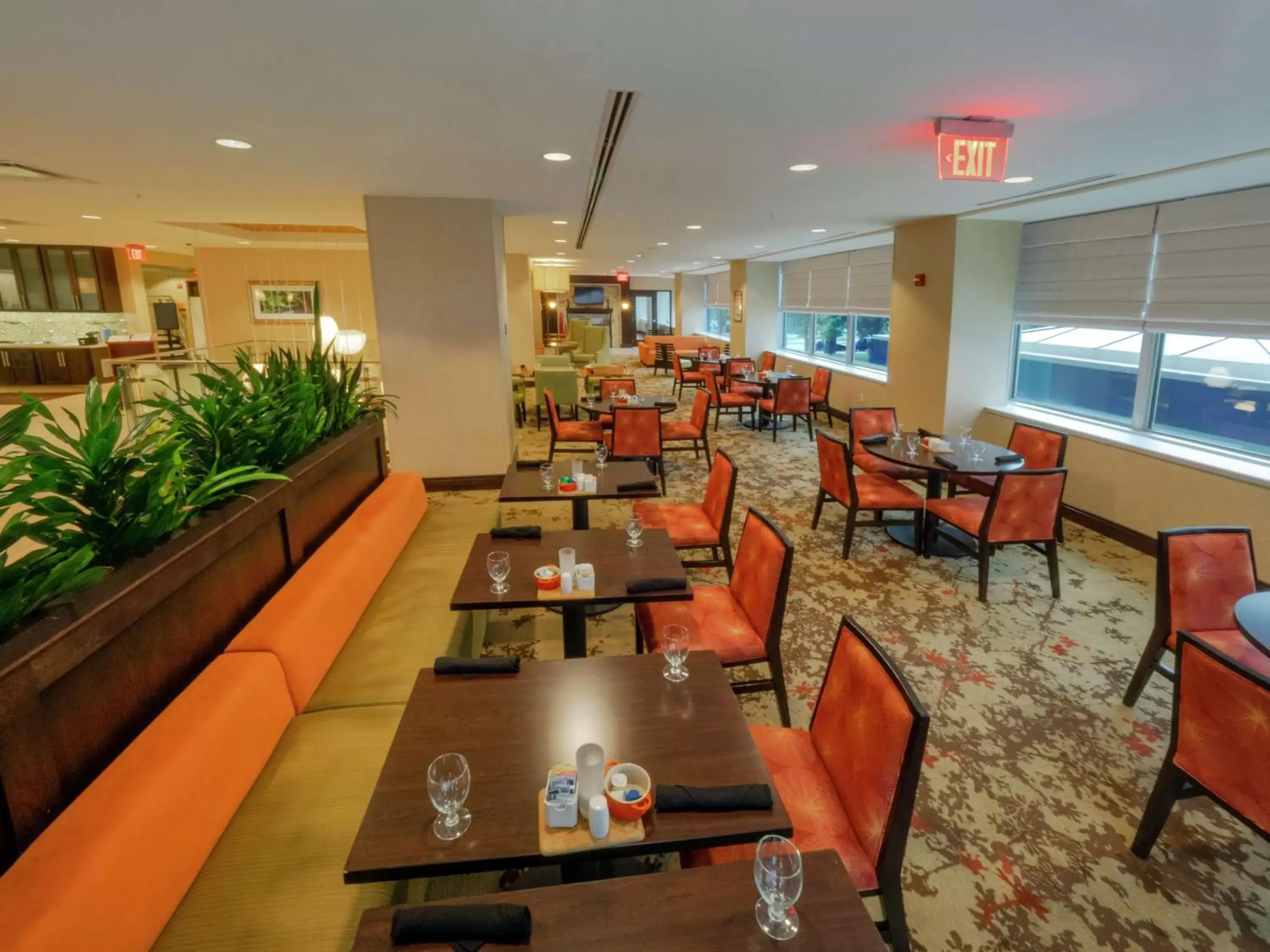 Dining area, Restaurant/Places to Eat in The Hilton Garden Inn Buffalo-Downtown