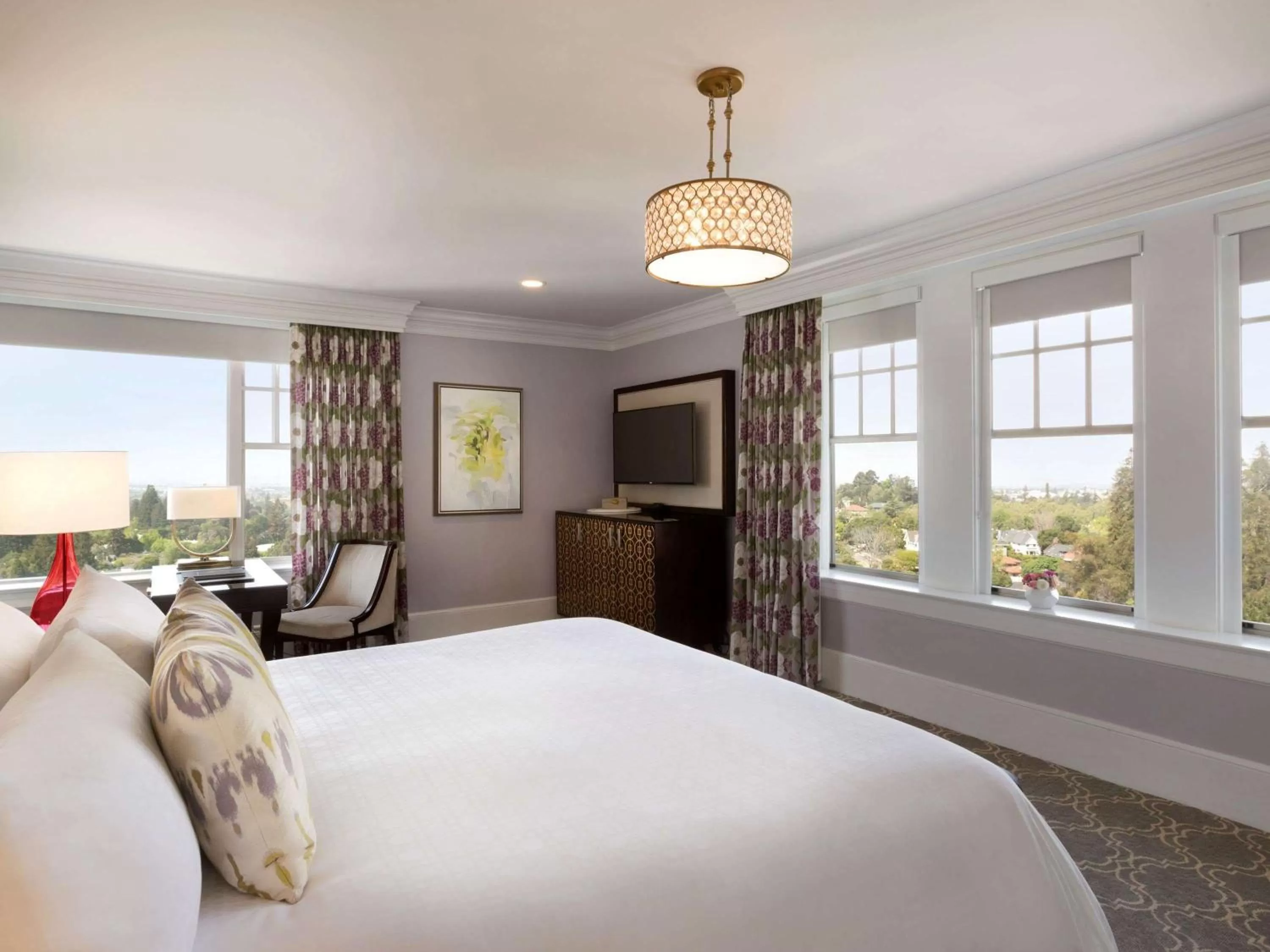 Photo of the whole room, Bed in Claremont Resort & Club