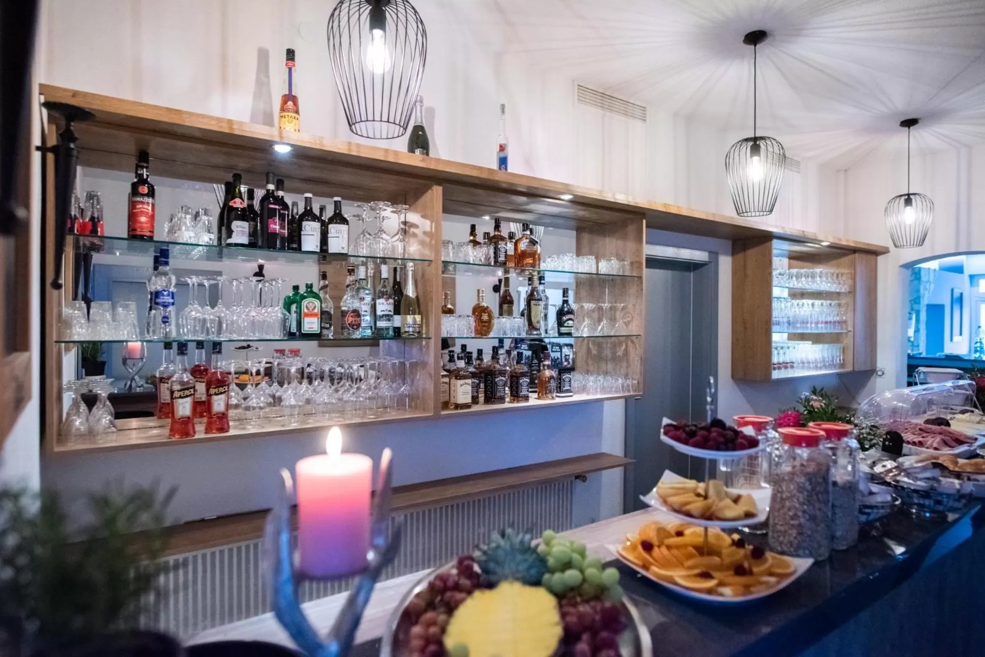 Restaurant/places to eat in Hotel Leo