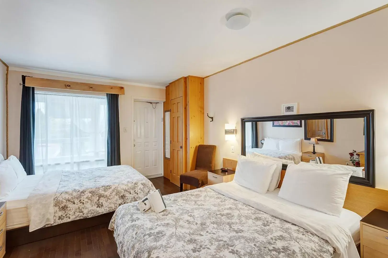 Bed in Auberge Hotel Spa Watel
