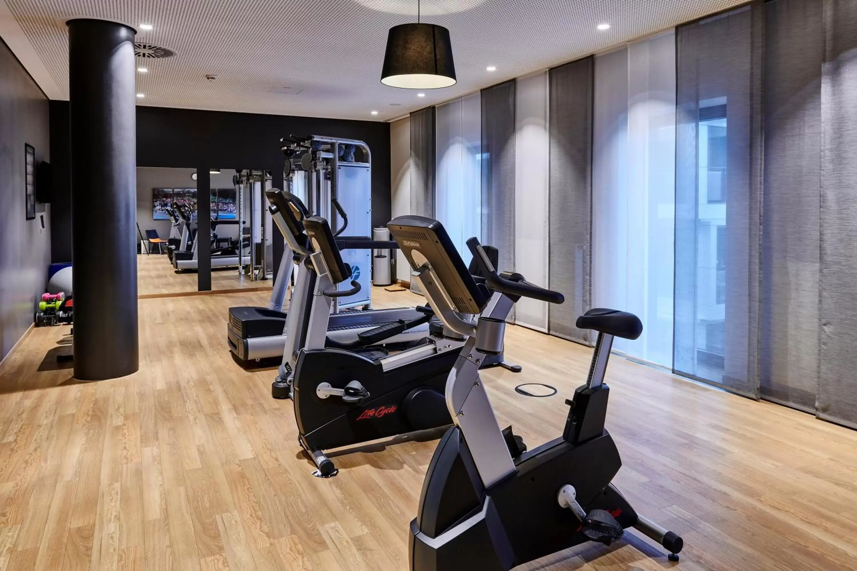 Fitness centre/facilities, Fitness Center/Facilities in Holiday Inn Düsseldorf City – Toulouser Allee, an IHG Hotel