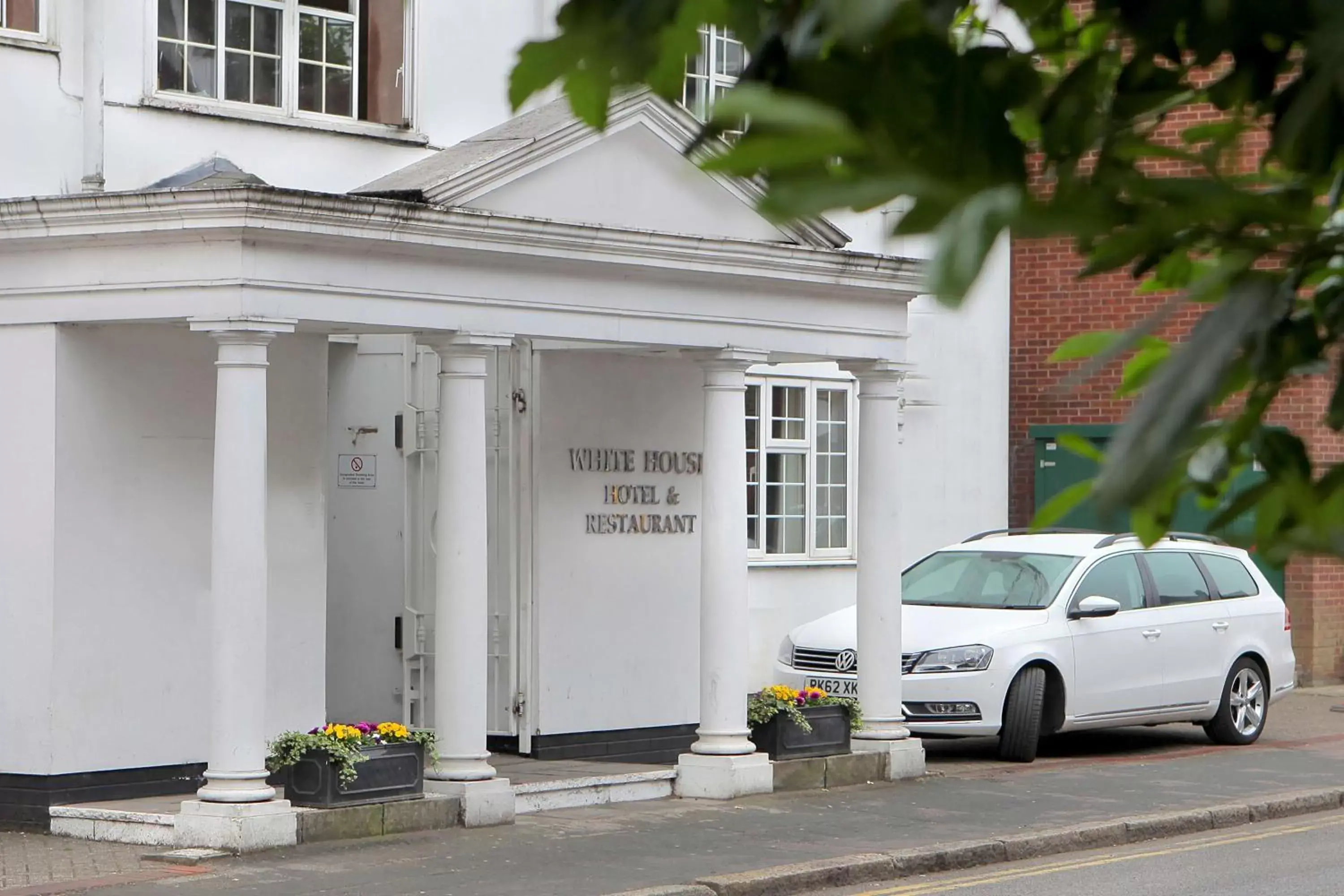 Property Building in Best Western White House Hotel