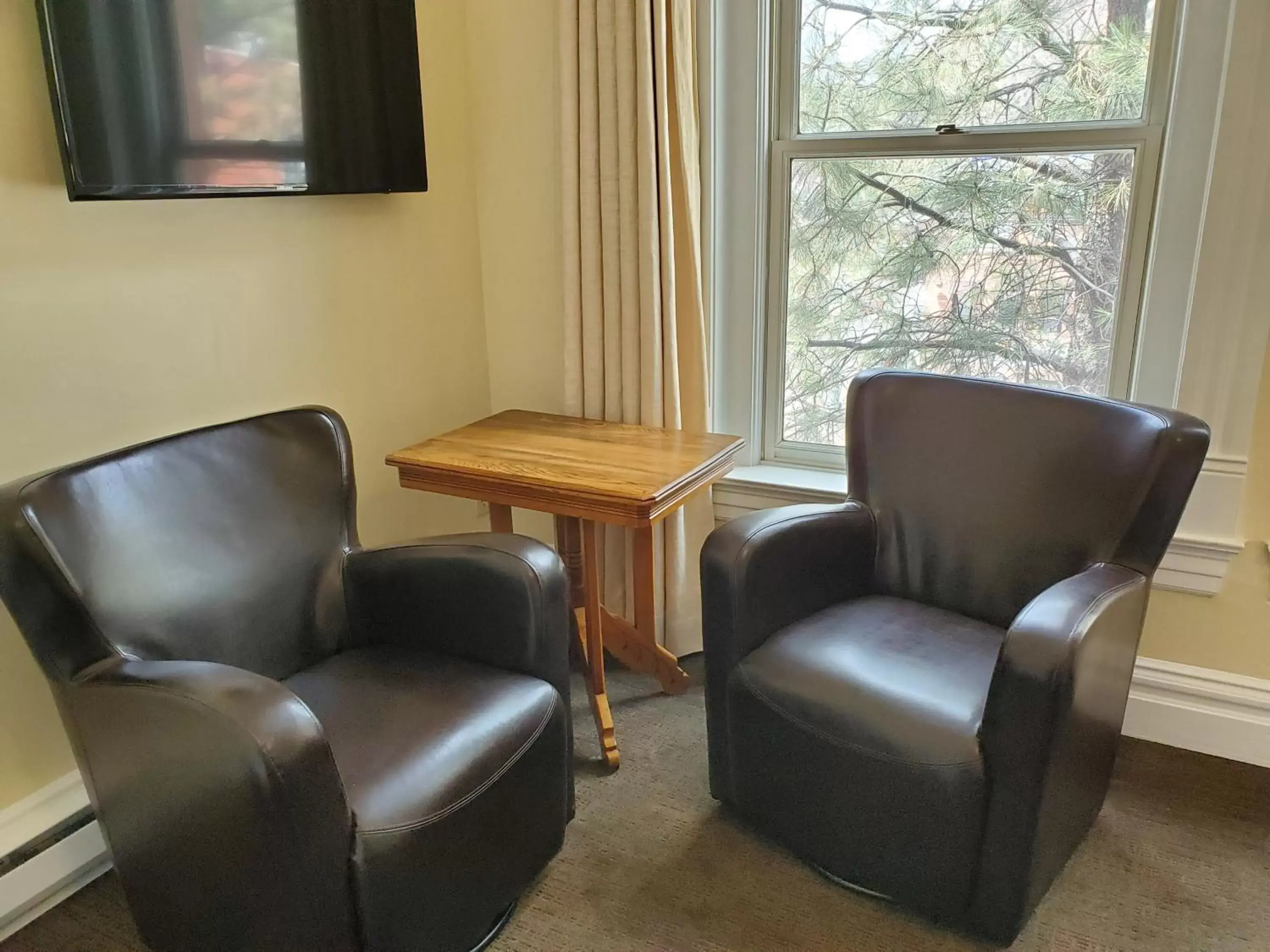 Bedroom, Seating Area in Hotel Ouray - for 12 years old and over