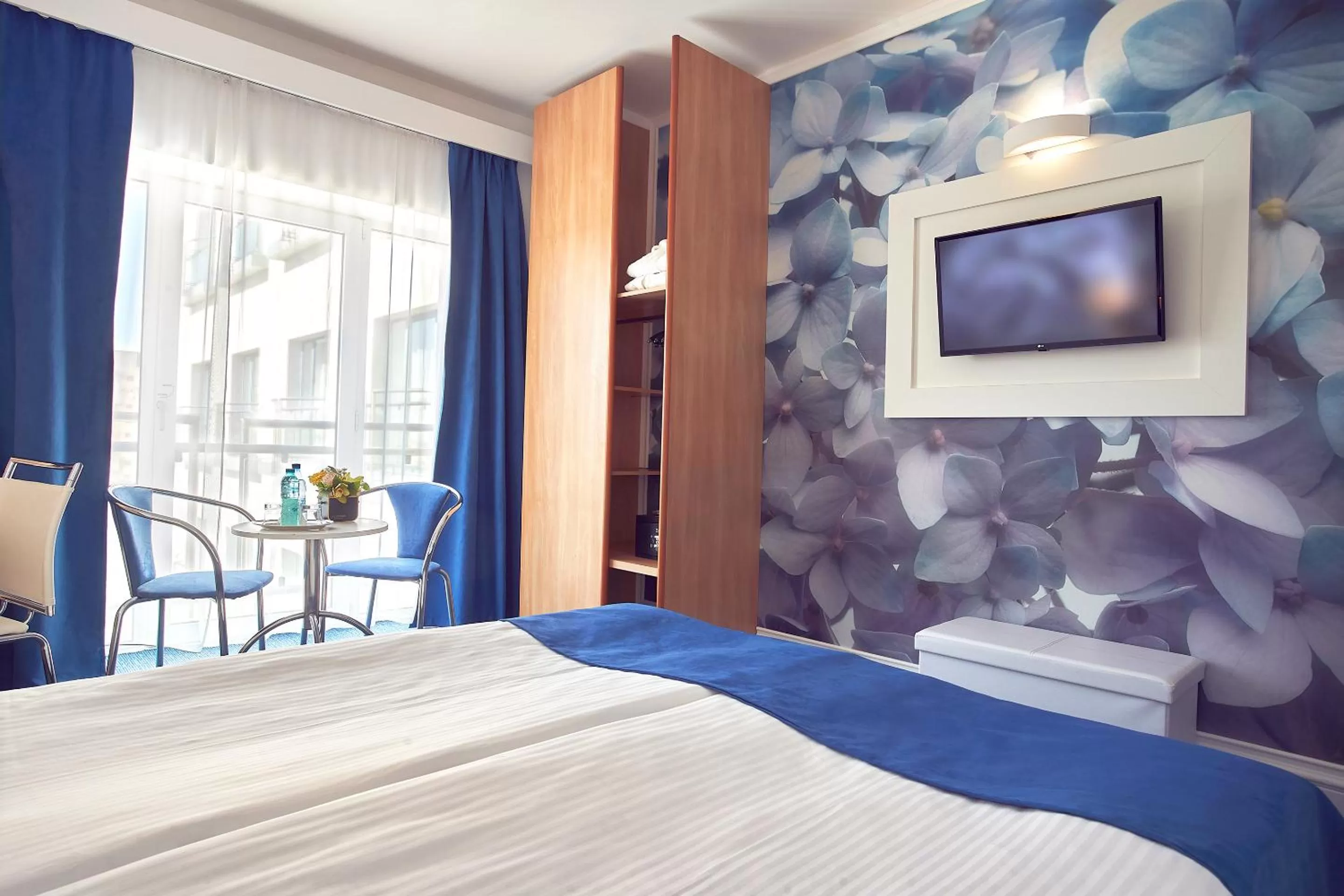 TV and multimedia, Bed in Continental Forum Constanta