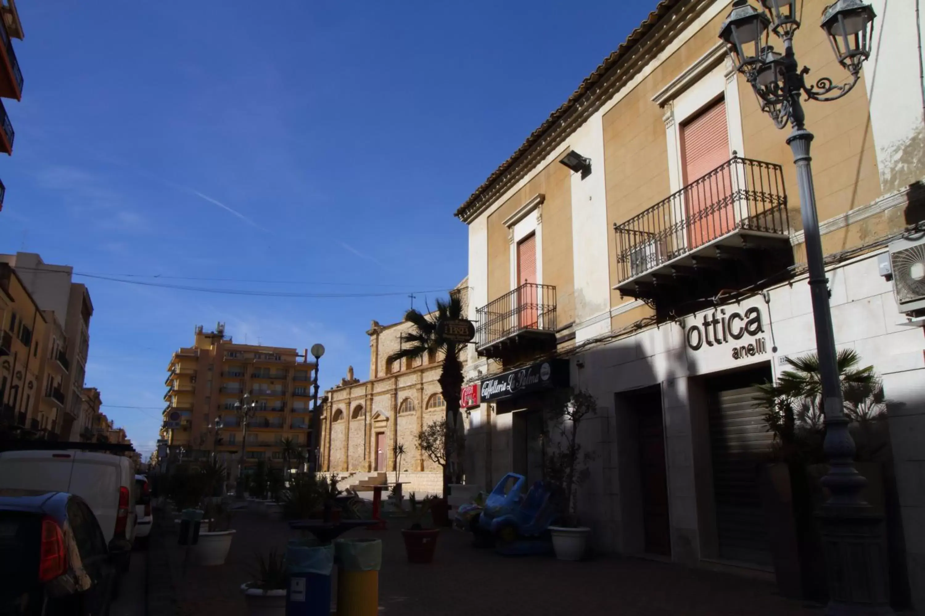 Property building in Piazza Grande