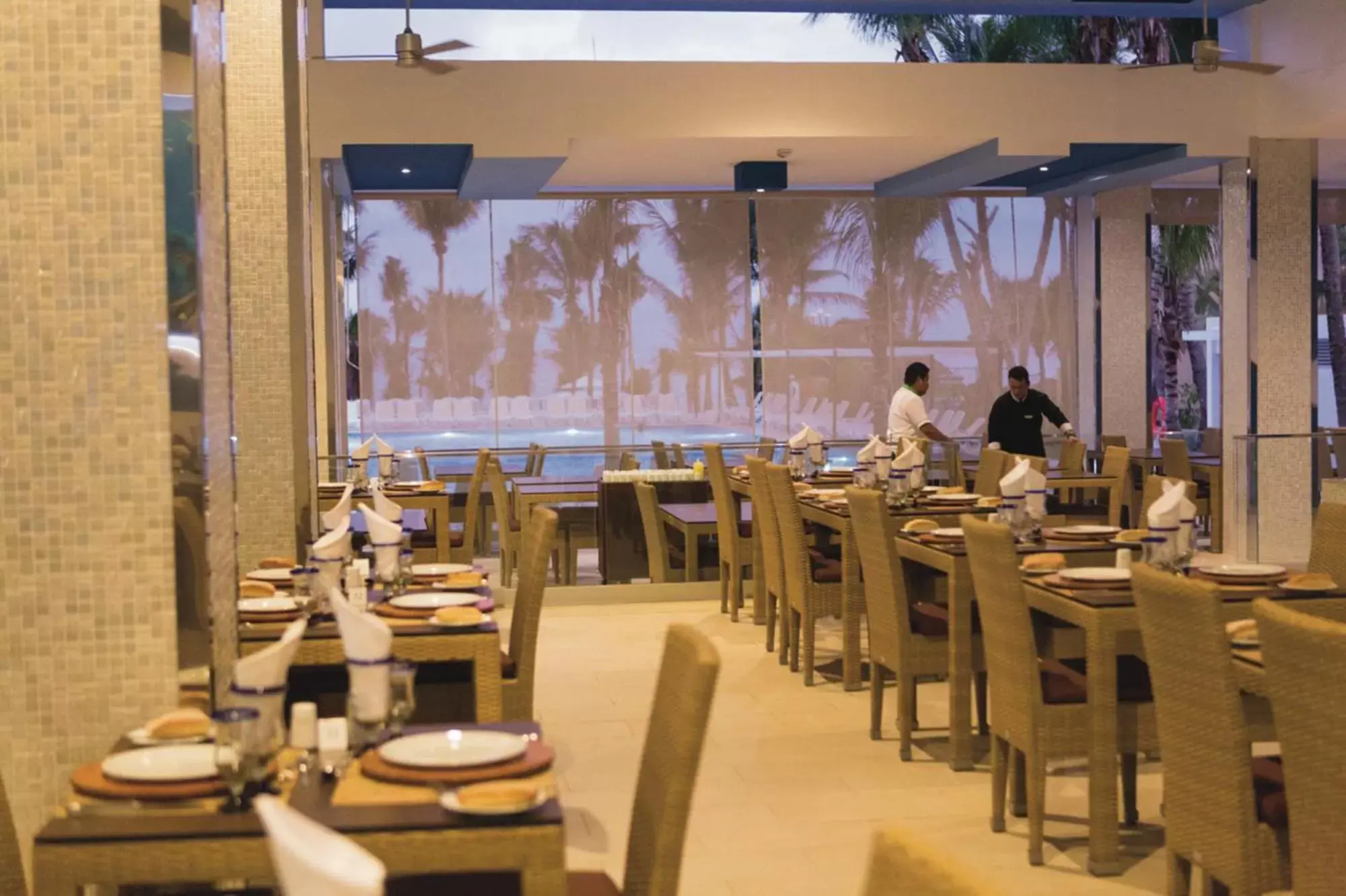 Restaurant/places to eat in Riu Playacar - All Inclusive Restaurant/places to eat in Riu Playacar - All Inclusive
