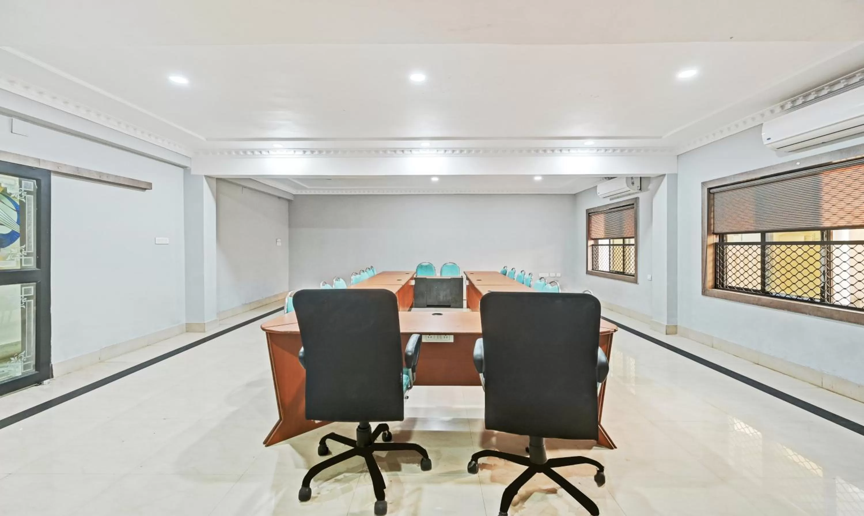 Meeting/conference room in Treebo Sidhartha International Baliapanda