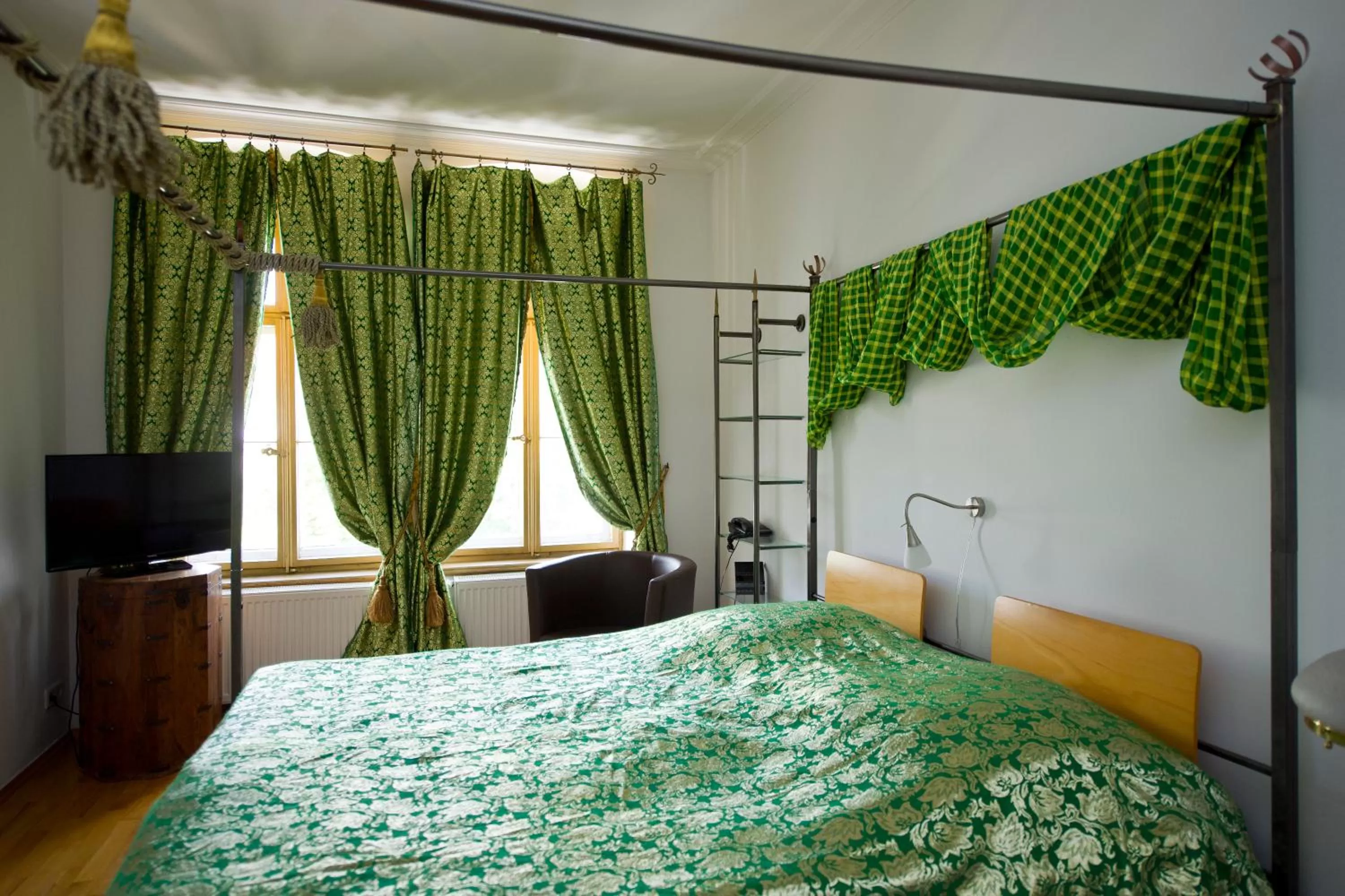 Photo of the whole room, Bed in Bon-Apart