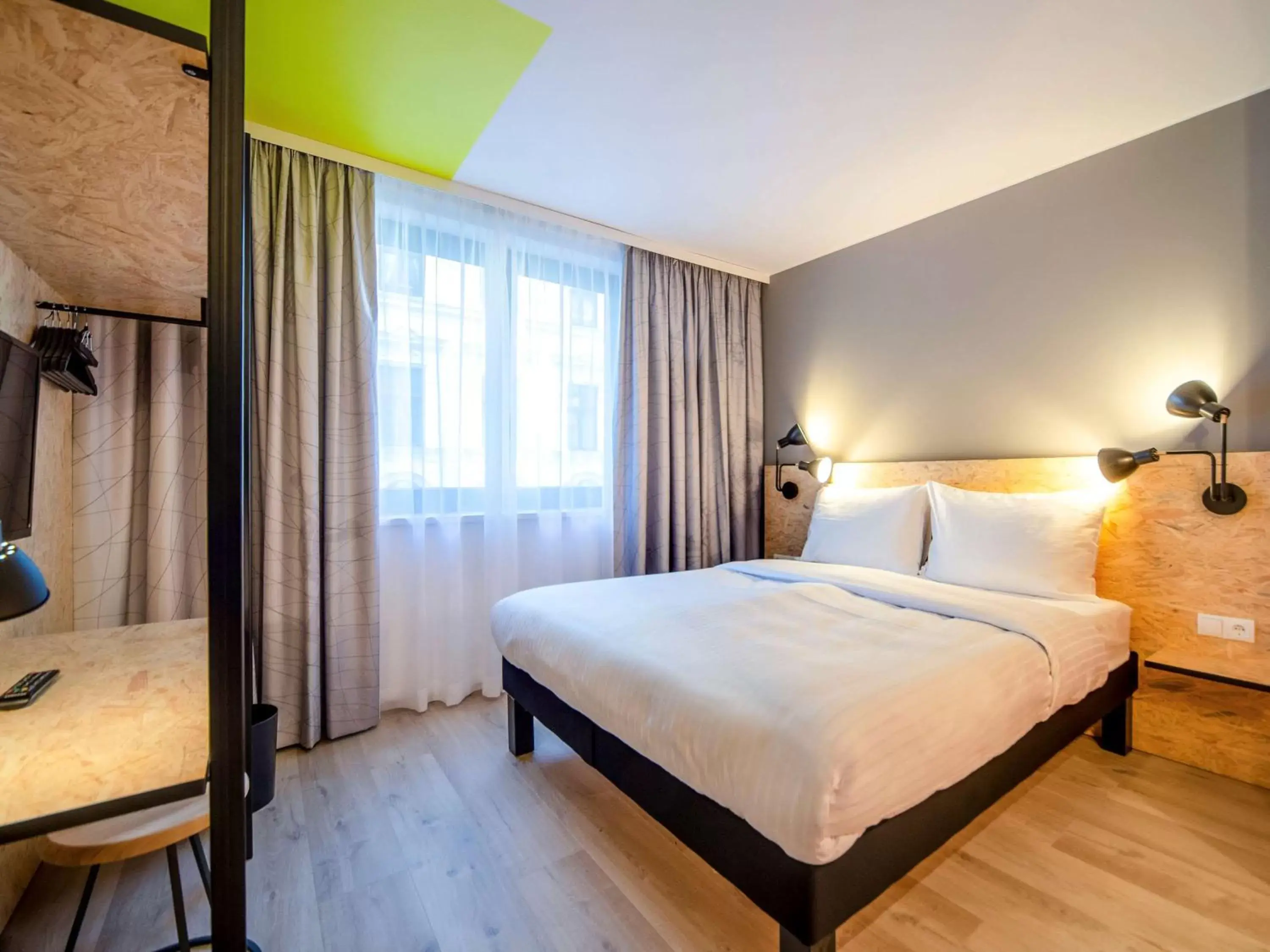 Photo of the whole room, Bed in ibis Styles Wien Messe Prater