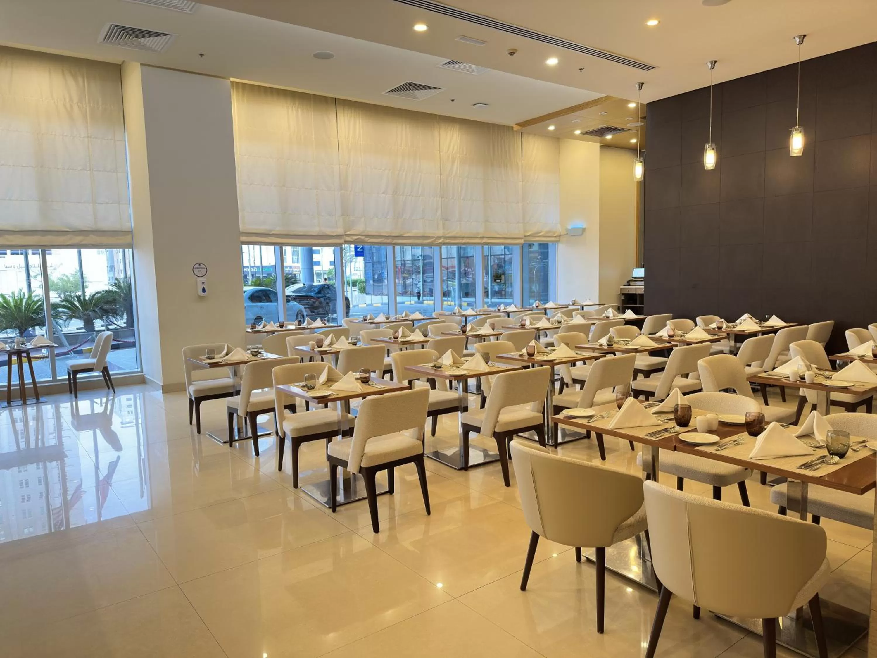 Restaurant/places to eat in Ibis Fujairah