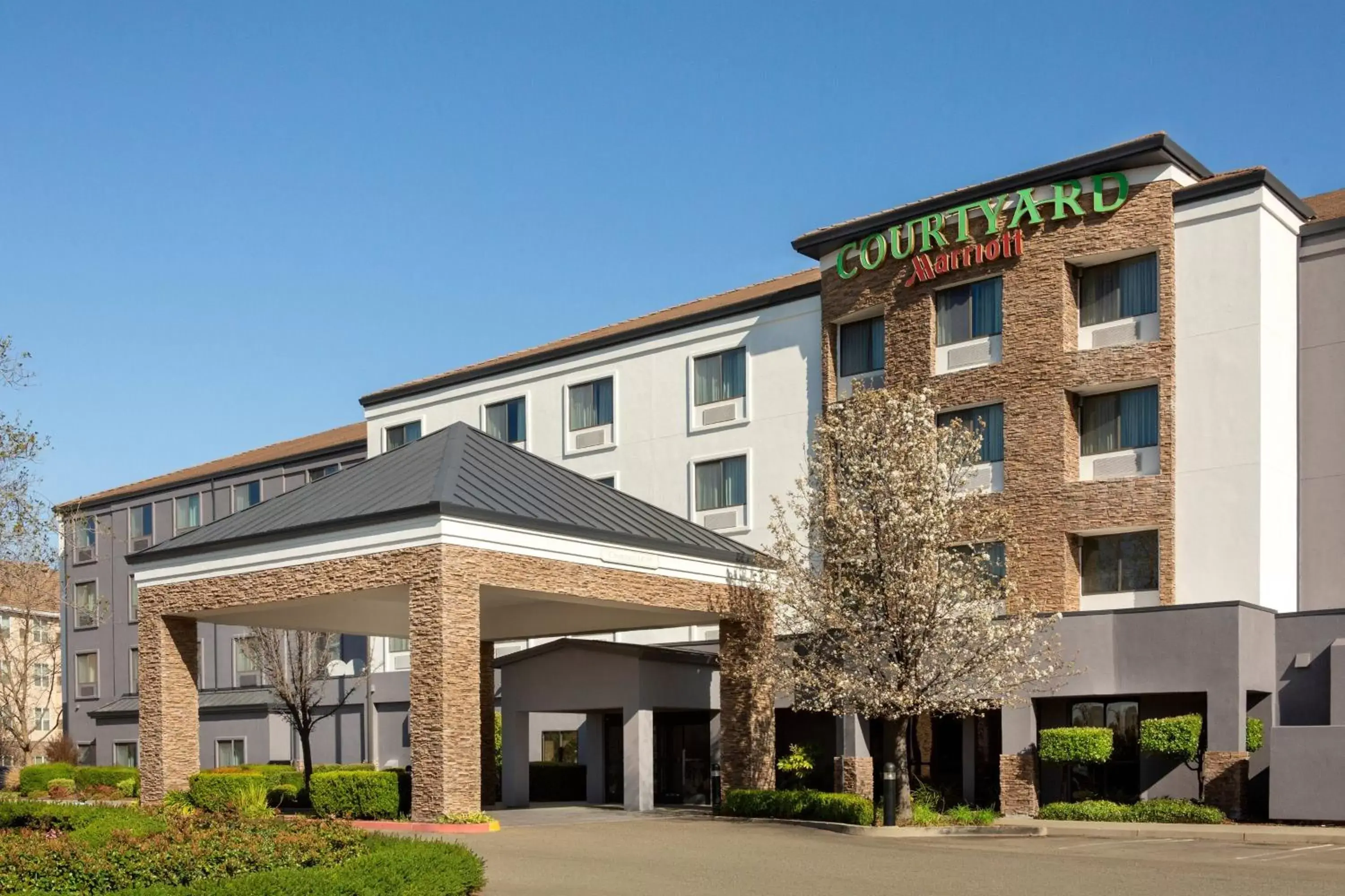 Property Building in Courtyard by Marriott Roseville Galleria Mall/Creekside Ridge Drive