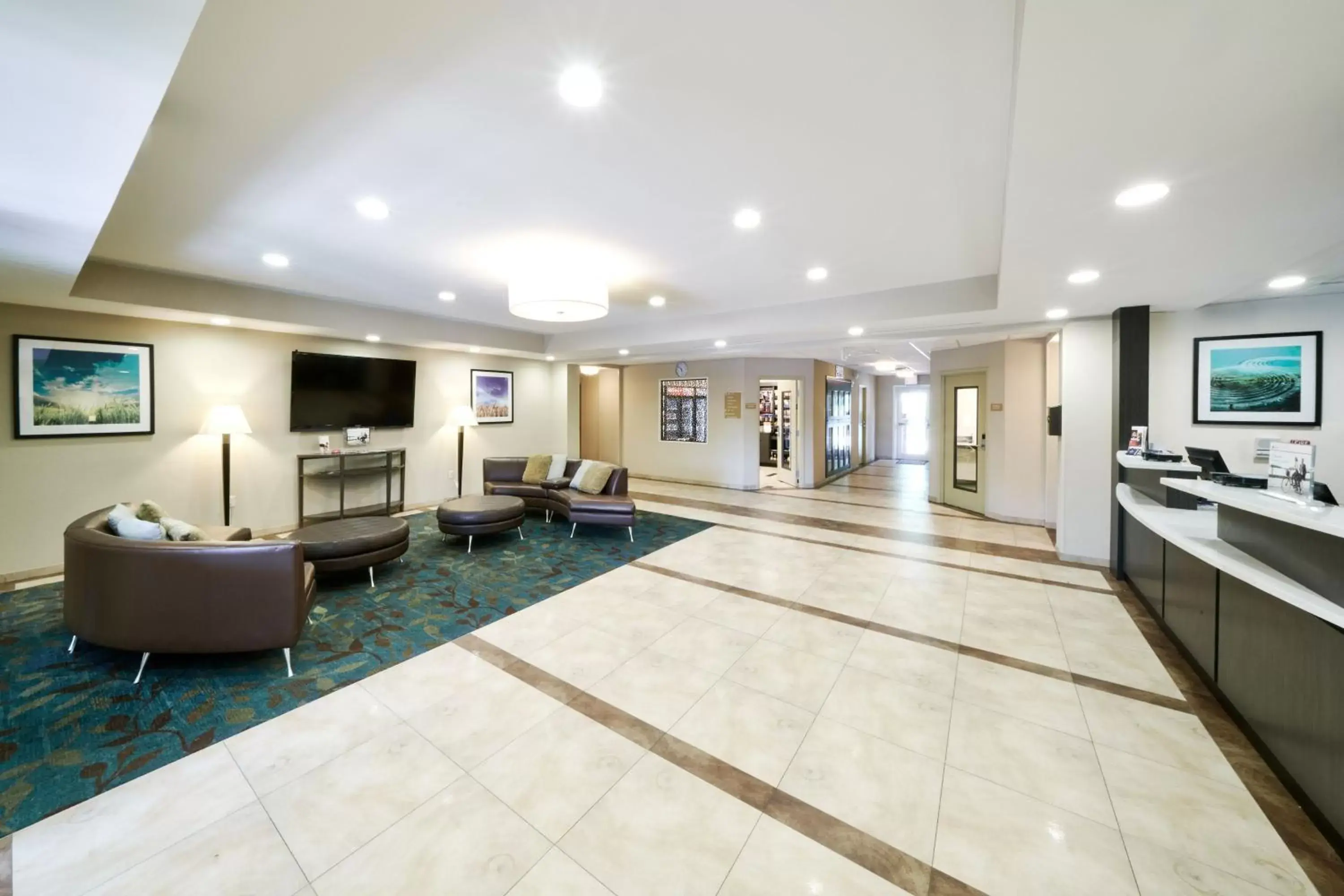 Lobby or reception, Lobby/Reception in Candlewood Suites Midland, an IHG Hotel