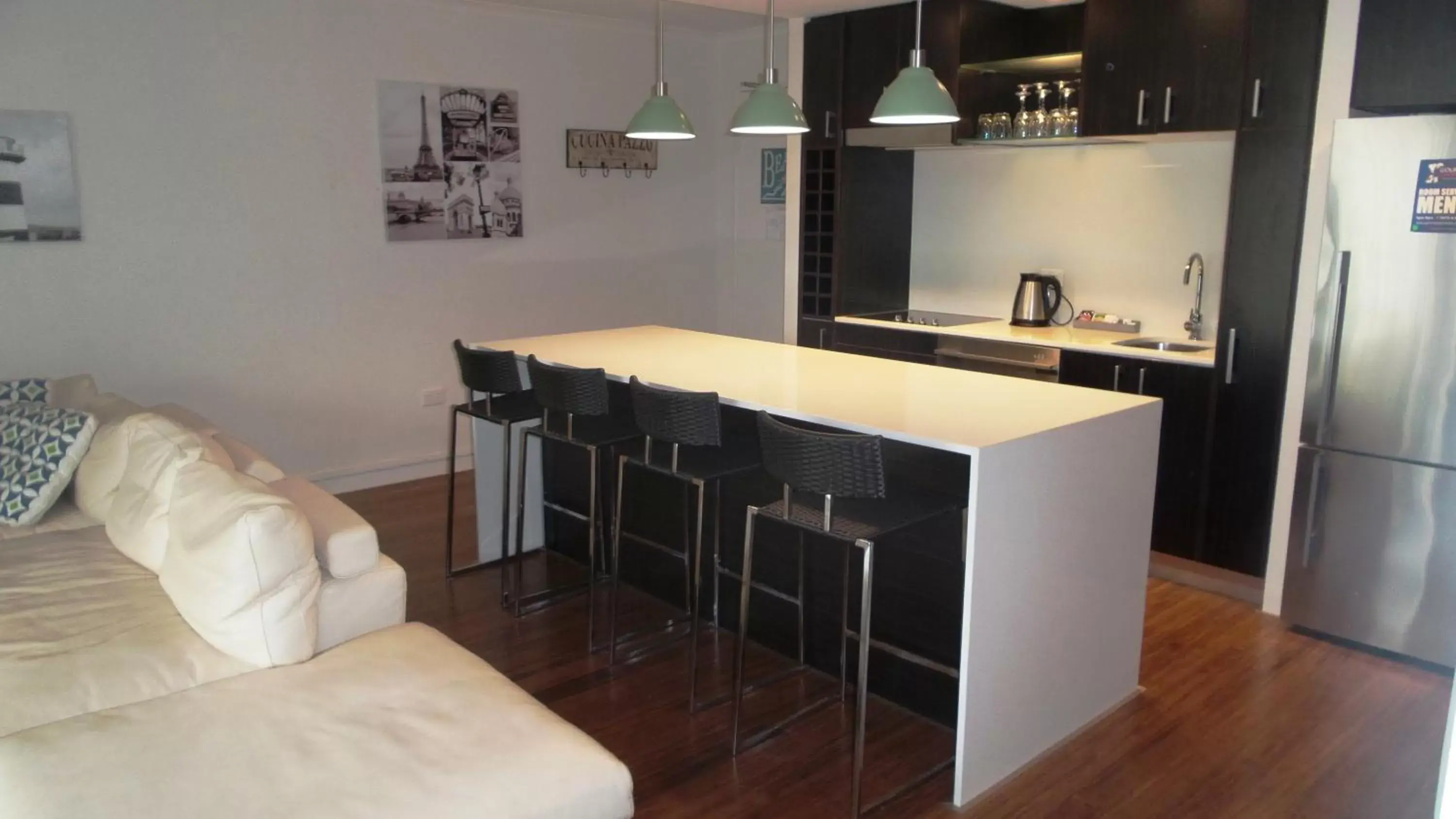 Kitchen or kitchenette, Kitchen/Kitchenette in Surfers Beachside Holiday Apartments