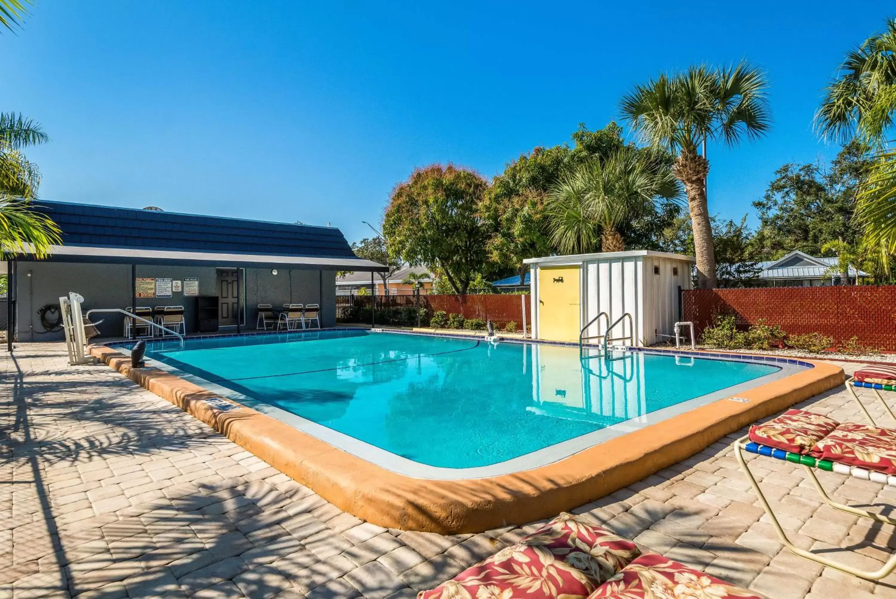 Activities, Swimming Pool in SureStay Hotel by Best Western Sarasota Lido Beach
