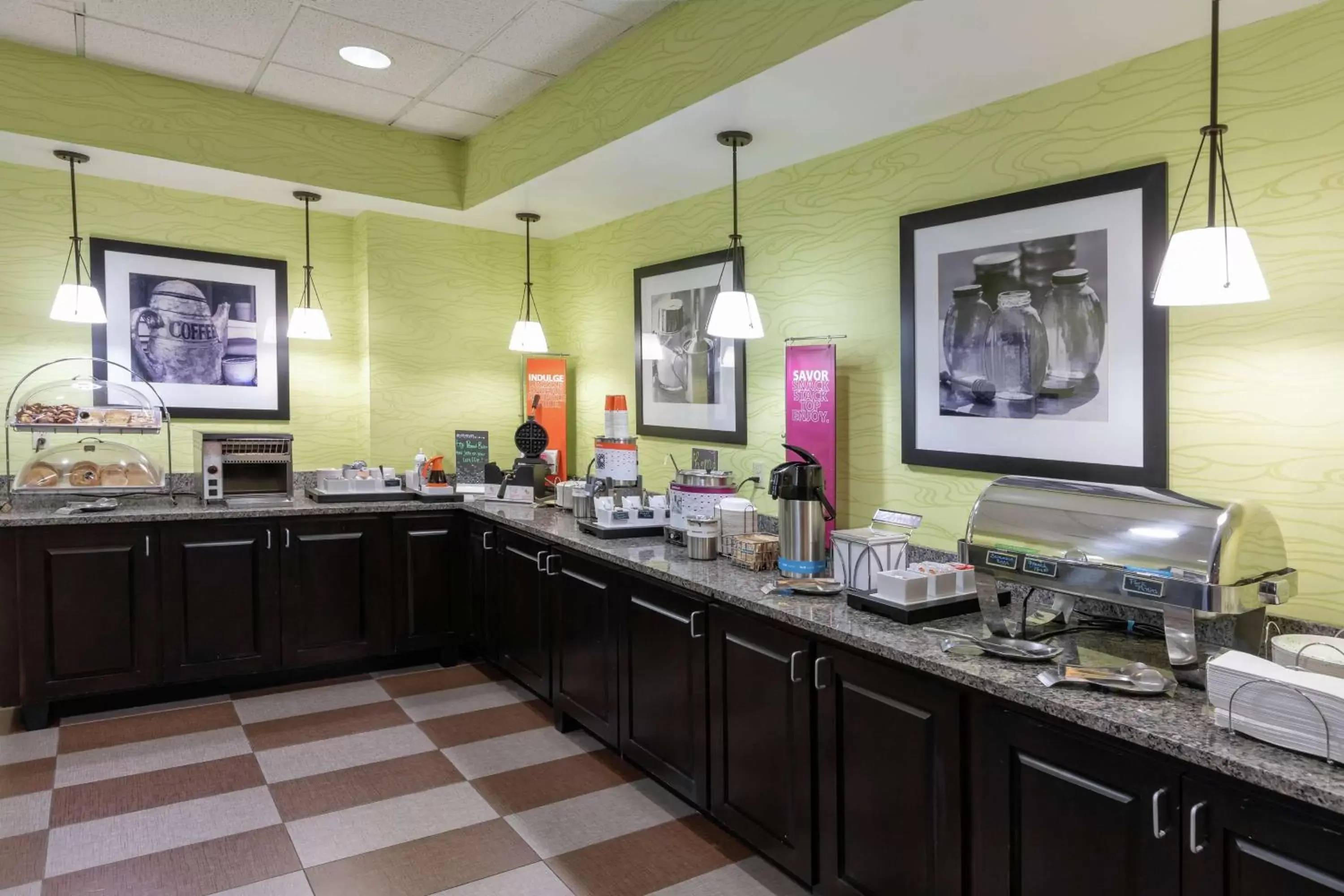 Dining area, Restaurant/Places to Eat in Hampton Inn Houma