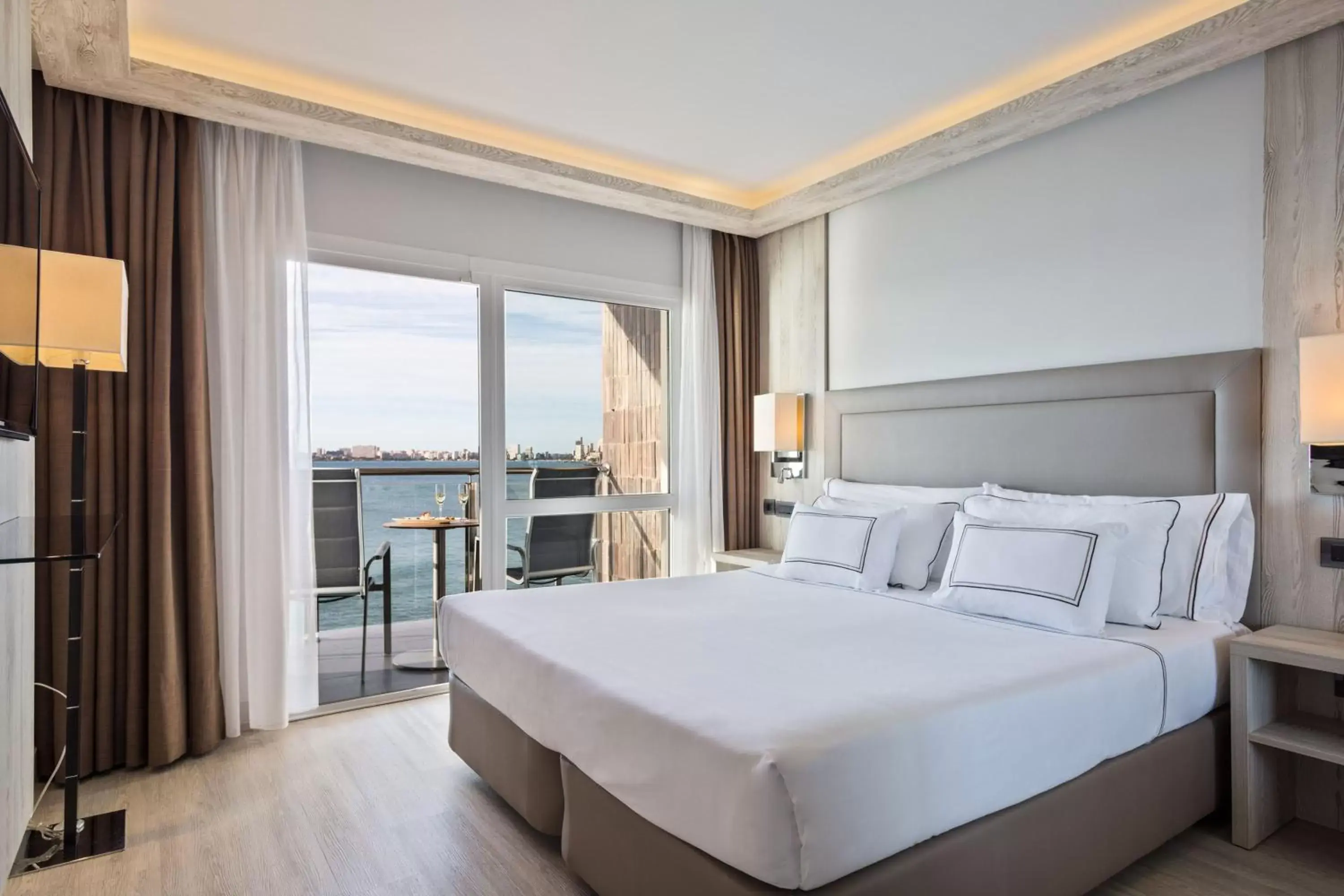 Balcony/Terrace, Bed in Melia Alicante