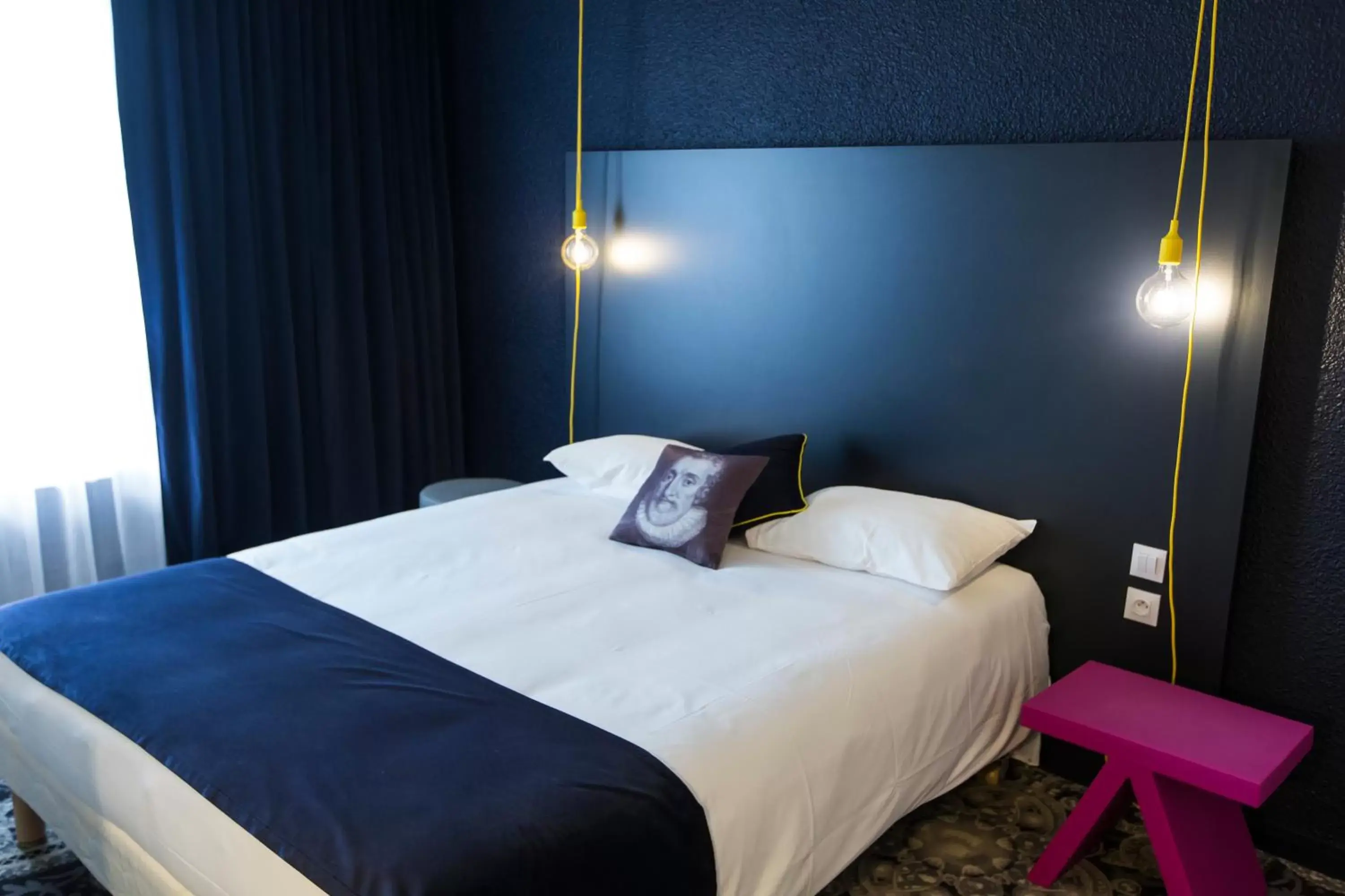 Shower, Bed in Kyriad Montchanin le Creusot Shower, Bed in Kyriad Montchanin le Creusot