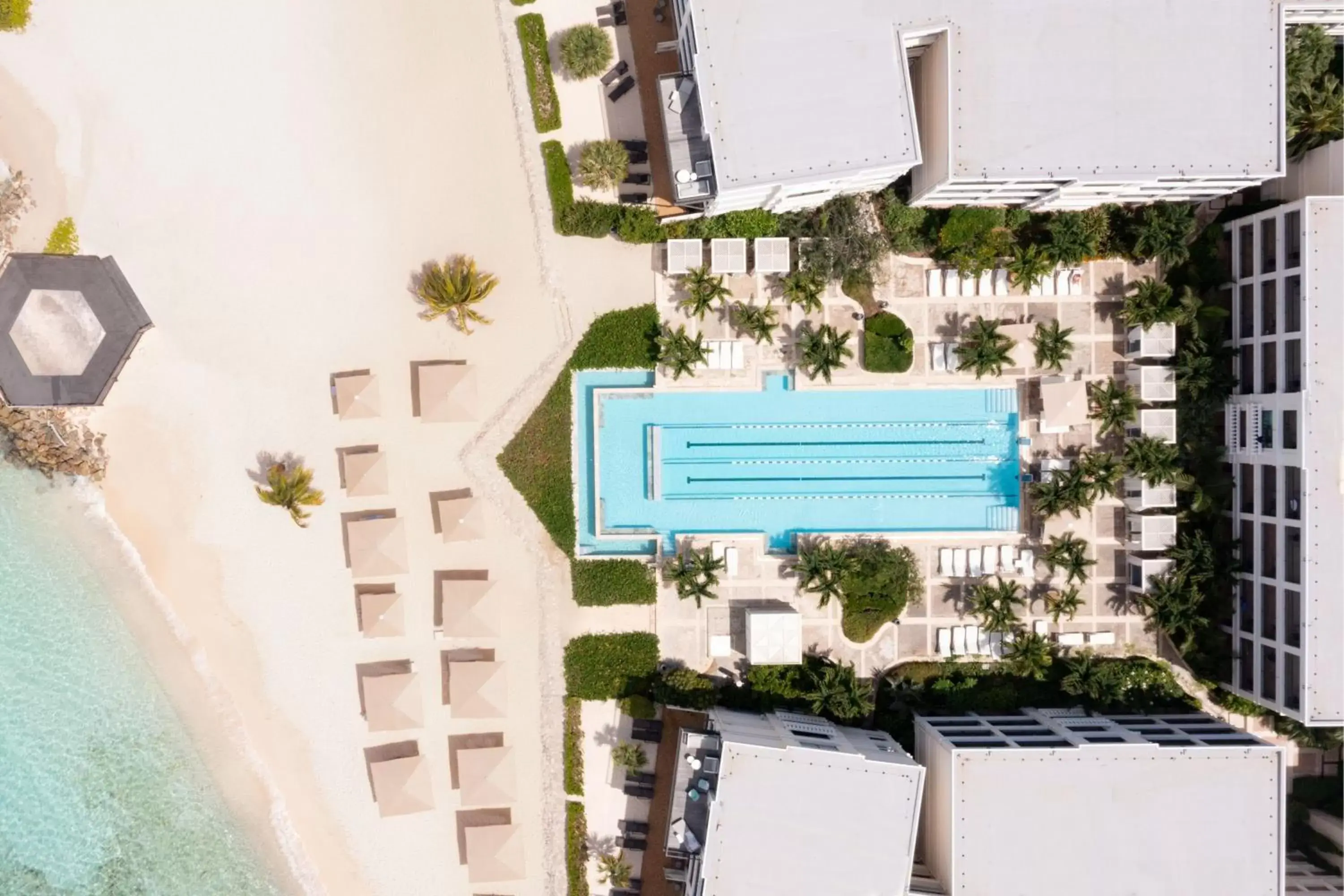 Swimming pool, Bird's-eye View in Curaçao Marriott Beach Resort