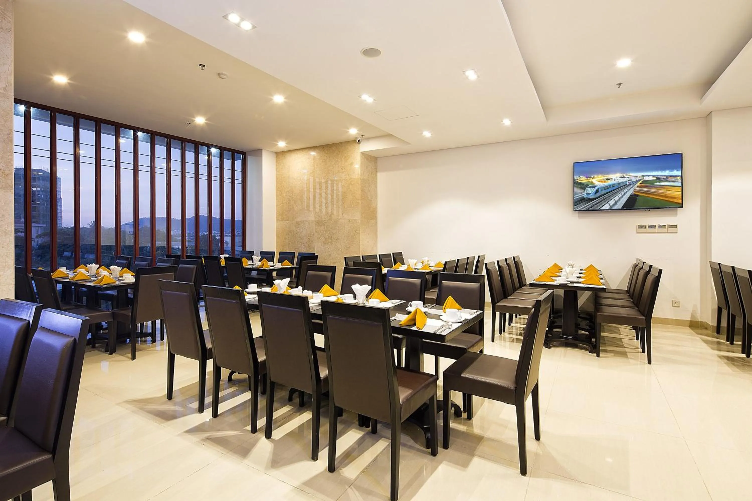 Restaurant/places to eat in Dendro Gold Hotel