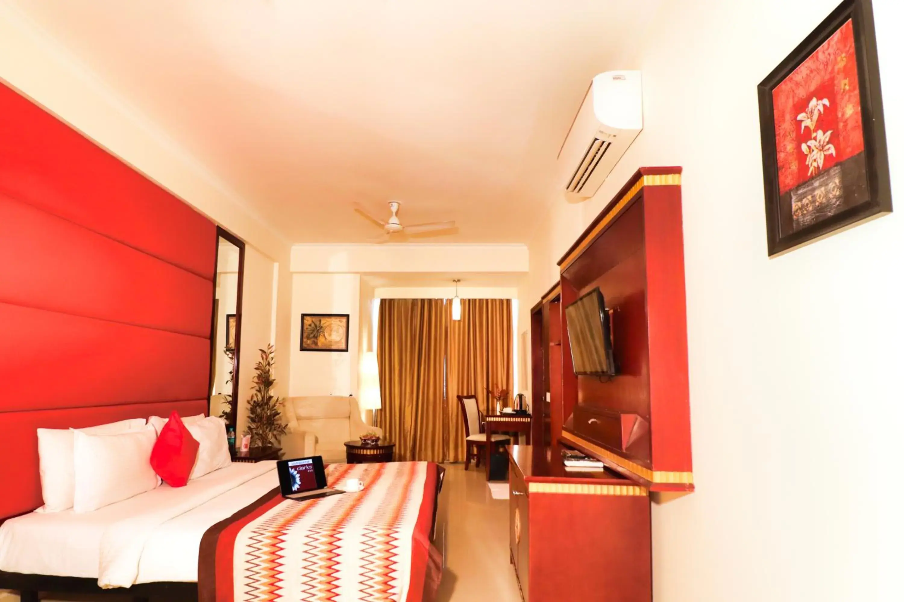 Photo of the whole room, TV/Entertainment Center in Hotel Clarks Inn Jaipur, Banipark