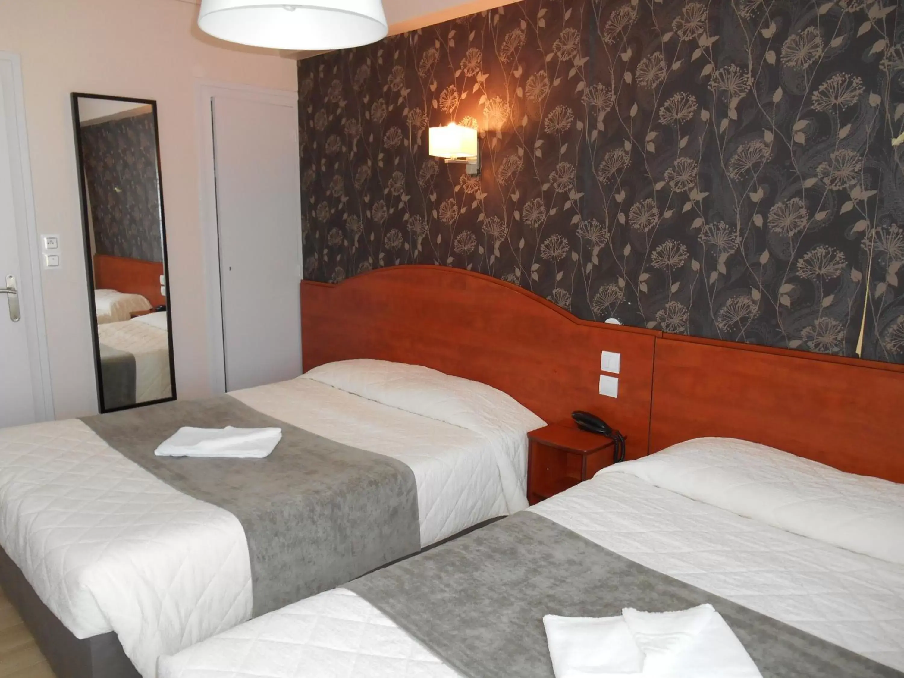 Bedroom, Bed in Hôtel Le Rupella