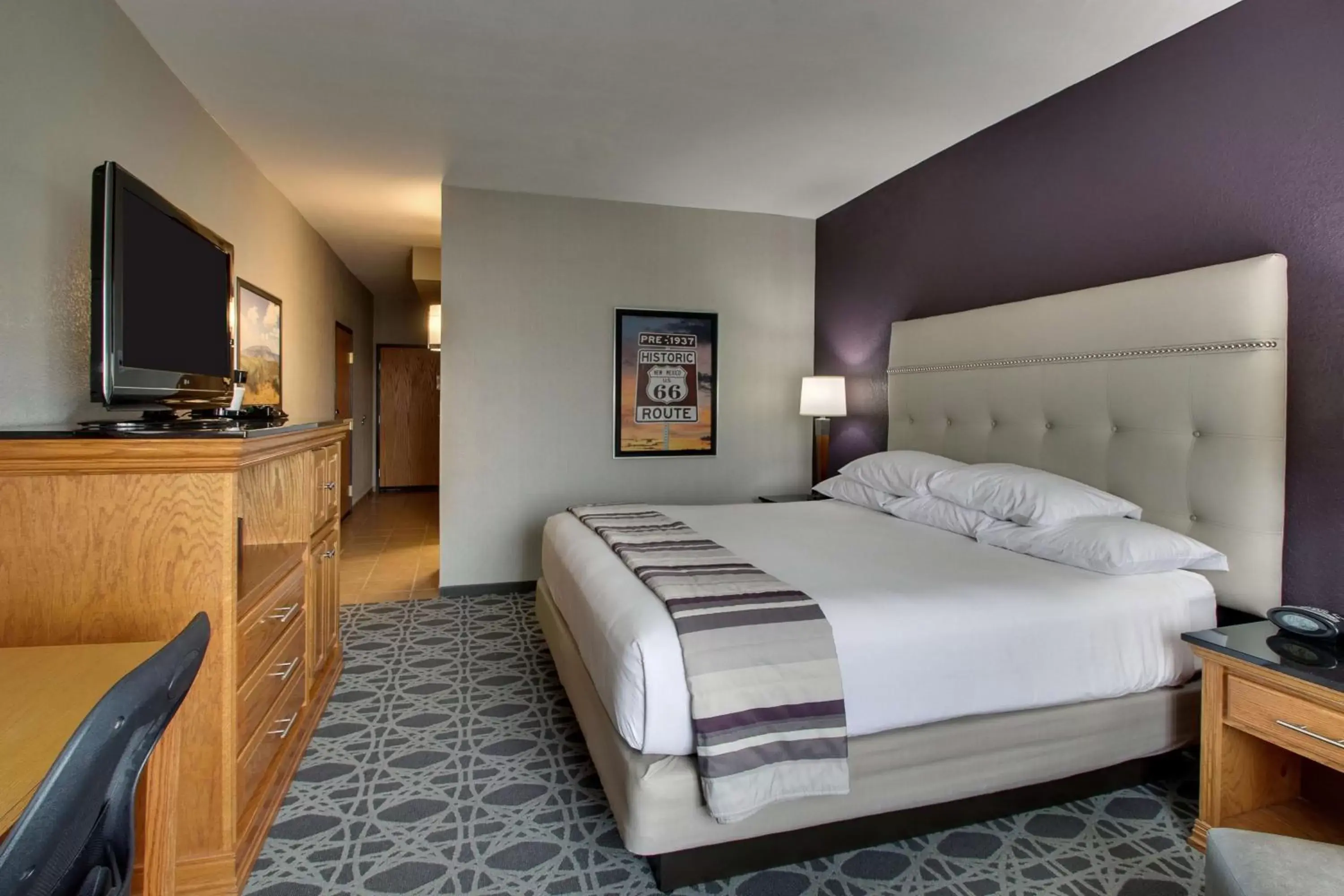 Photo of the whole room, Bed in Drury Inn & Suites Albuquerque North