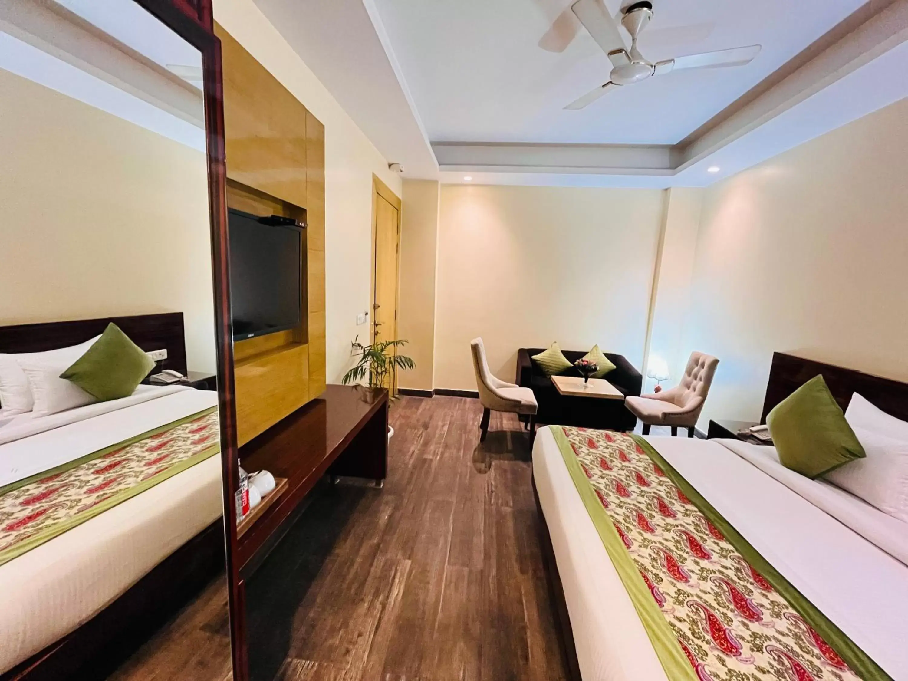 Bed in Hotel Banz - Near Delhi International Airport