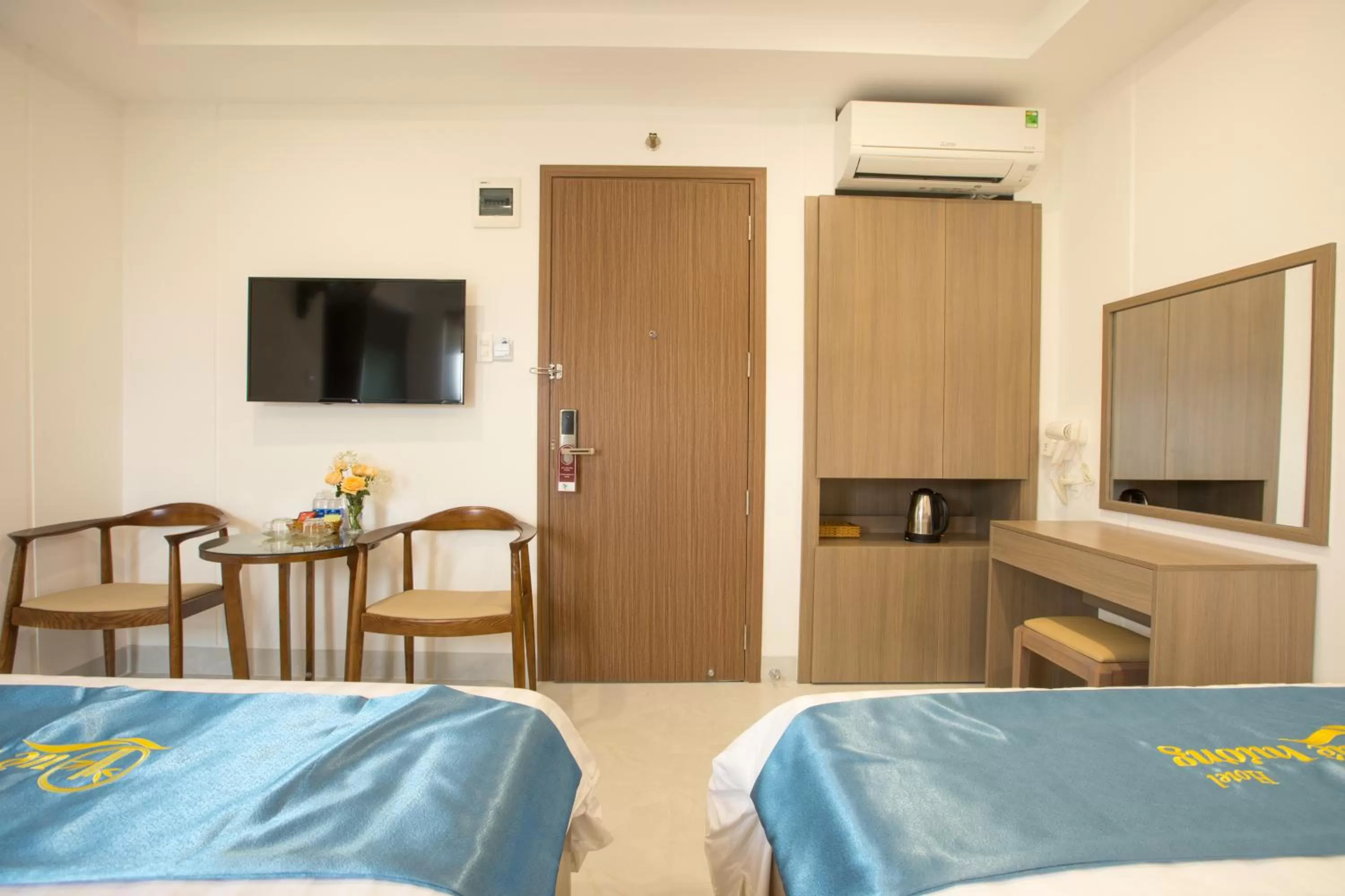 TV and multimedia, Bed in QUE HUONG HOTEL