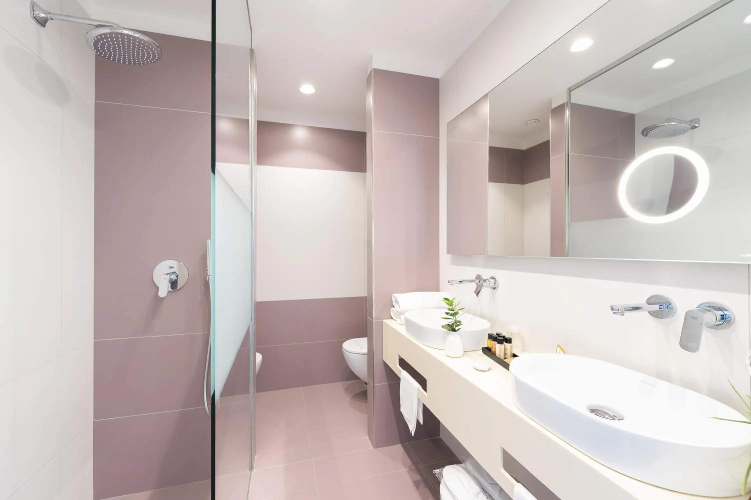 Bathroom in Reginna Palace Hotel