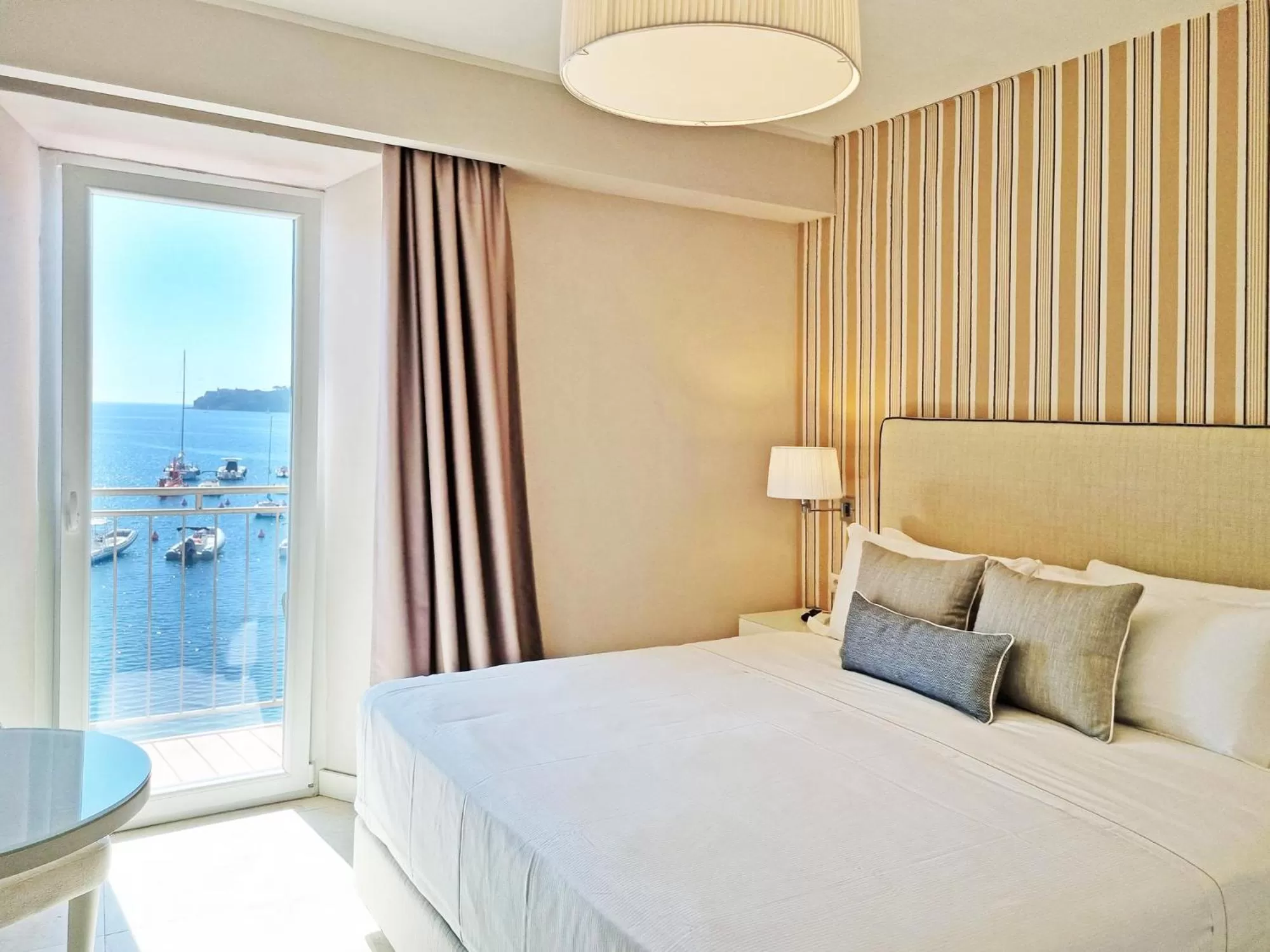 Photo of the whole room, Bed in Hotel Plaza