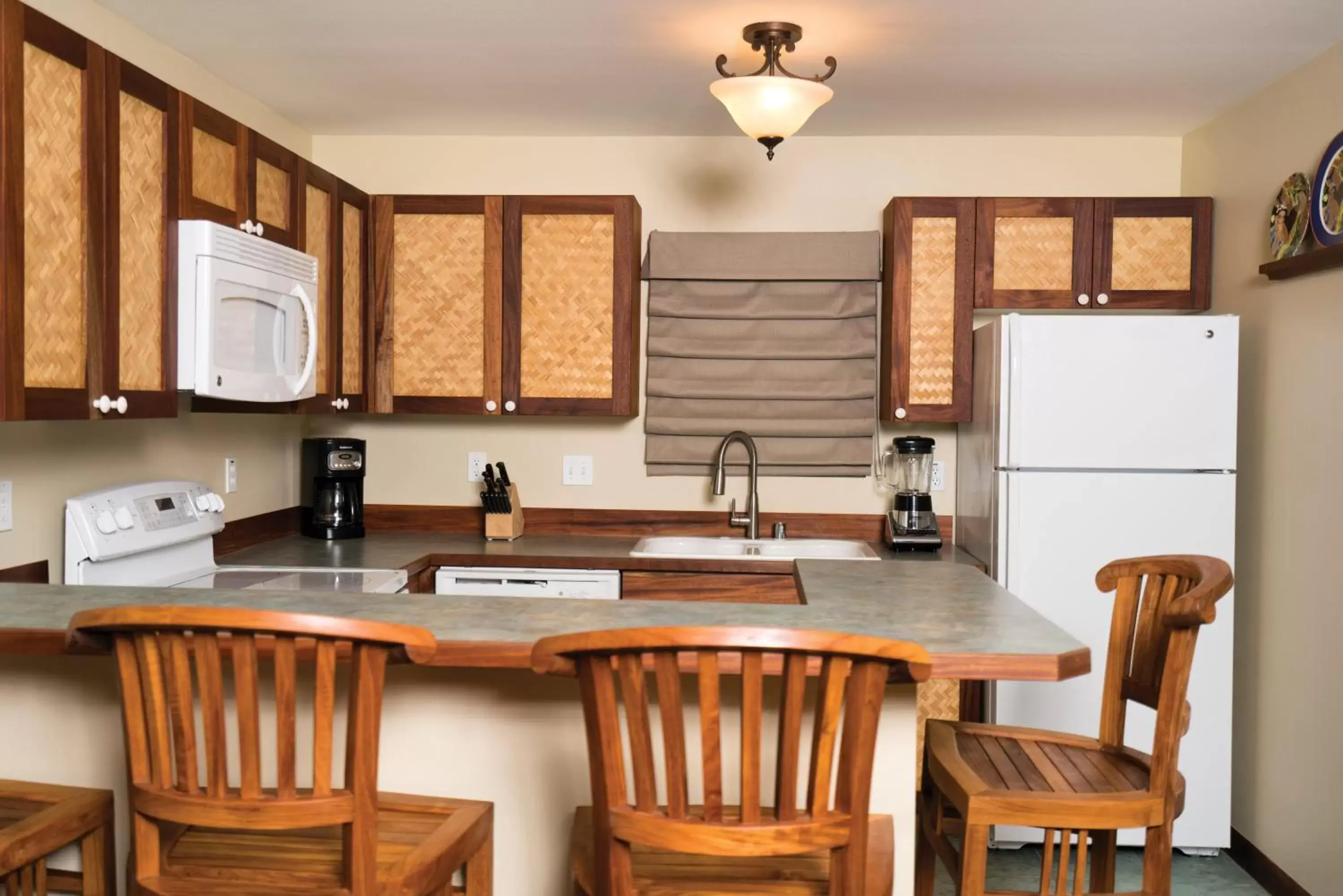 Kitchen or kitchenette, Kitchen/Kitchenette in Wyndham Kona Hawaiian Resort