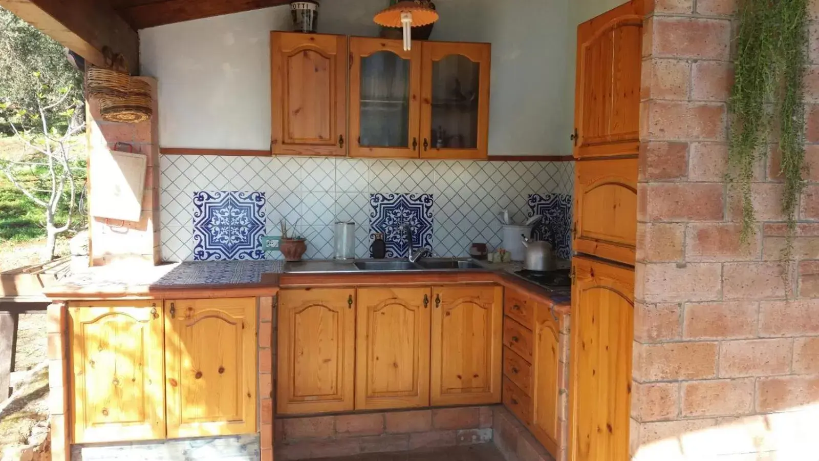 Property building, Kitchen/Kitchenette in B&B Le Anthos