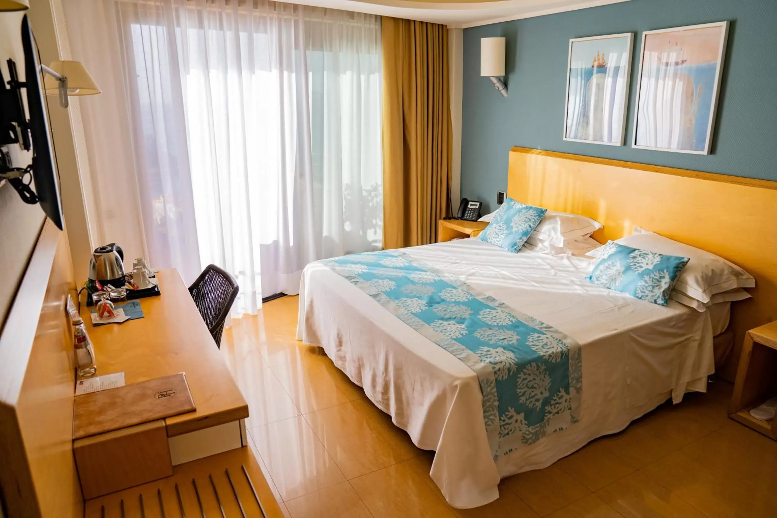 Bed in Taormina Panoramic Hotel