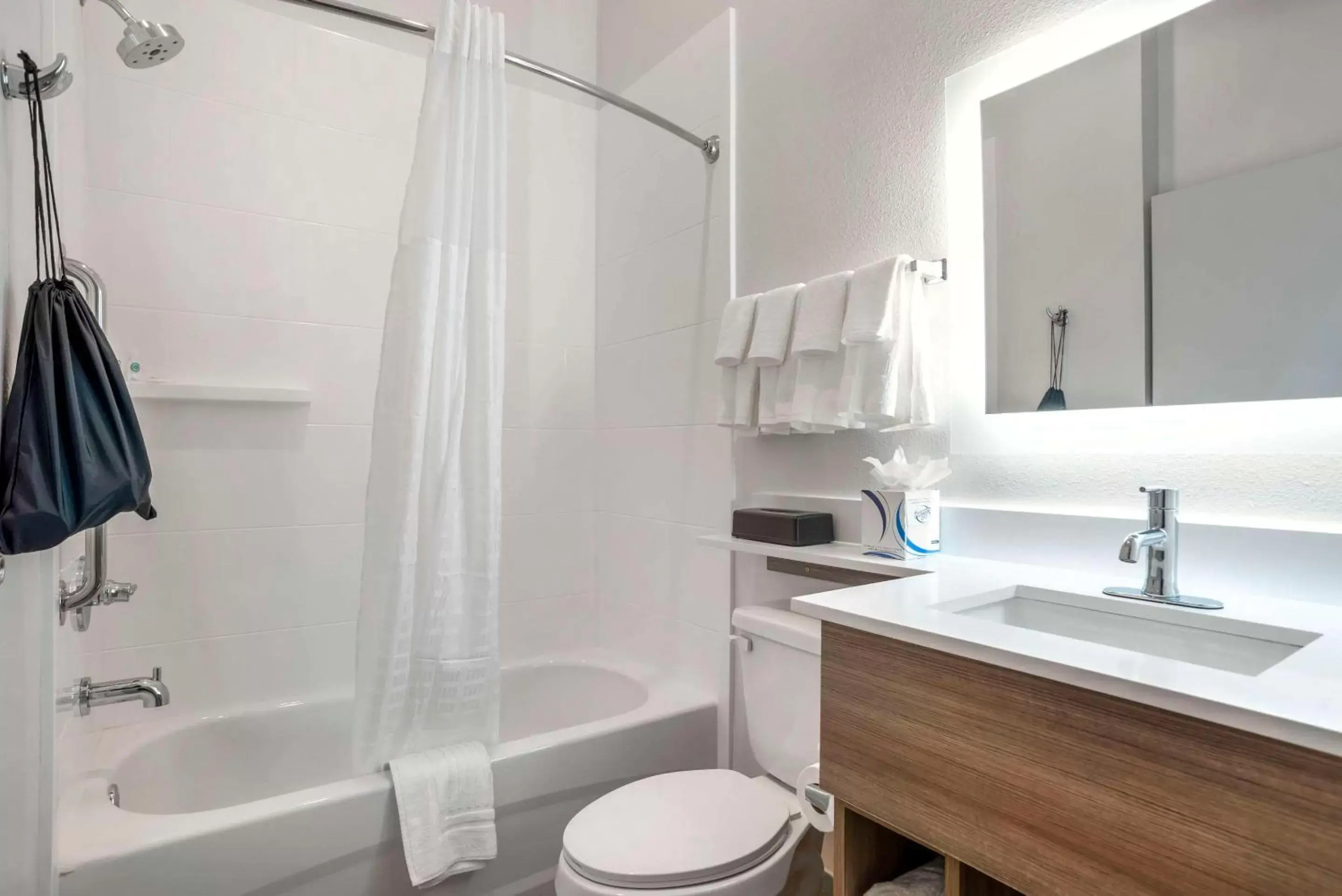 Bathroom in Comfort Inn & Suites Destin near Henderson Beach Bathroom in Comfort Inn & Suites Destin near Henderson Beach