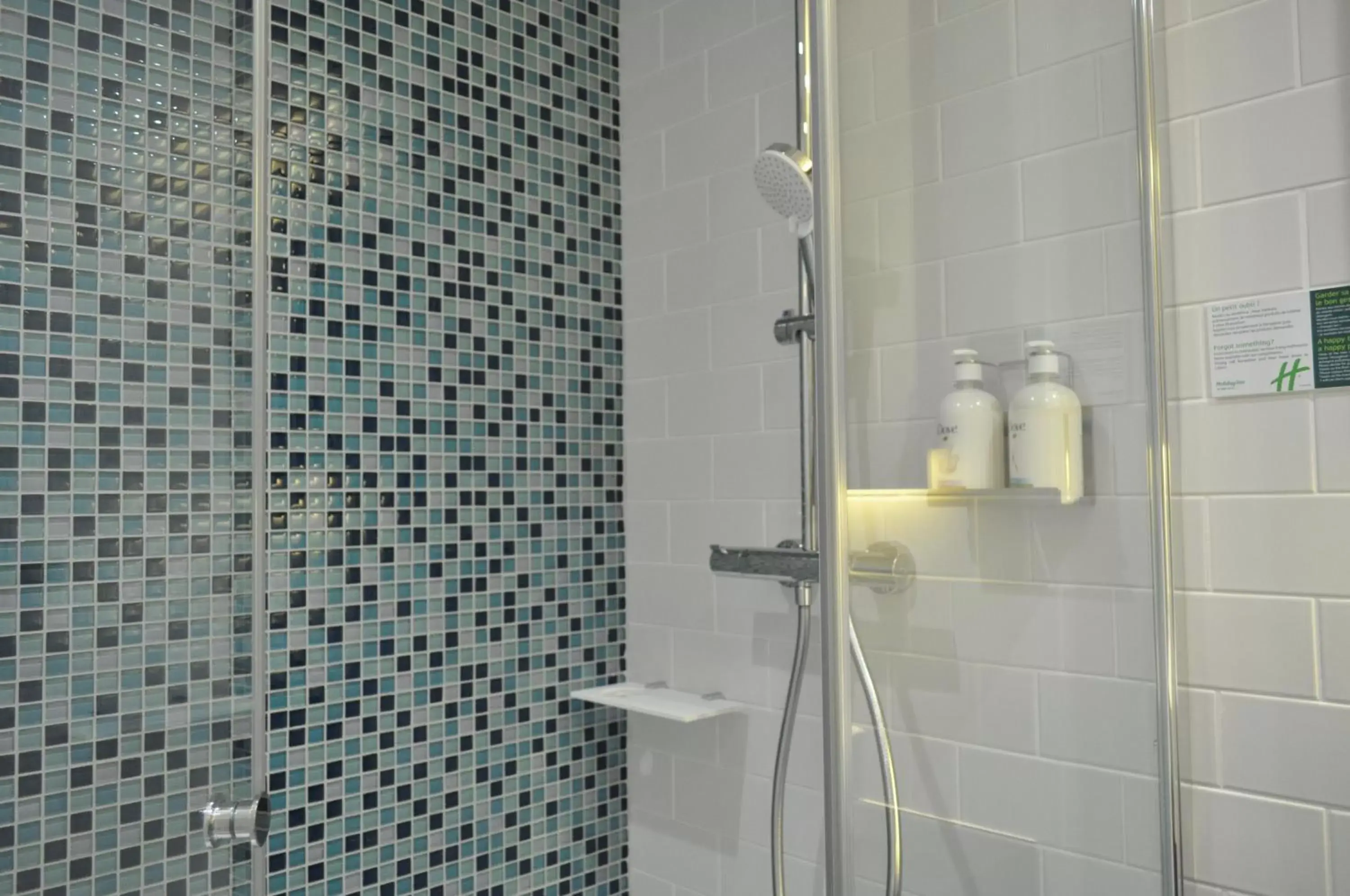 Shower, Bathroom in Holiday Inn - Bordeaux-Merignac, an IHG Hotel