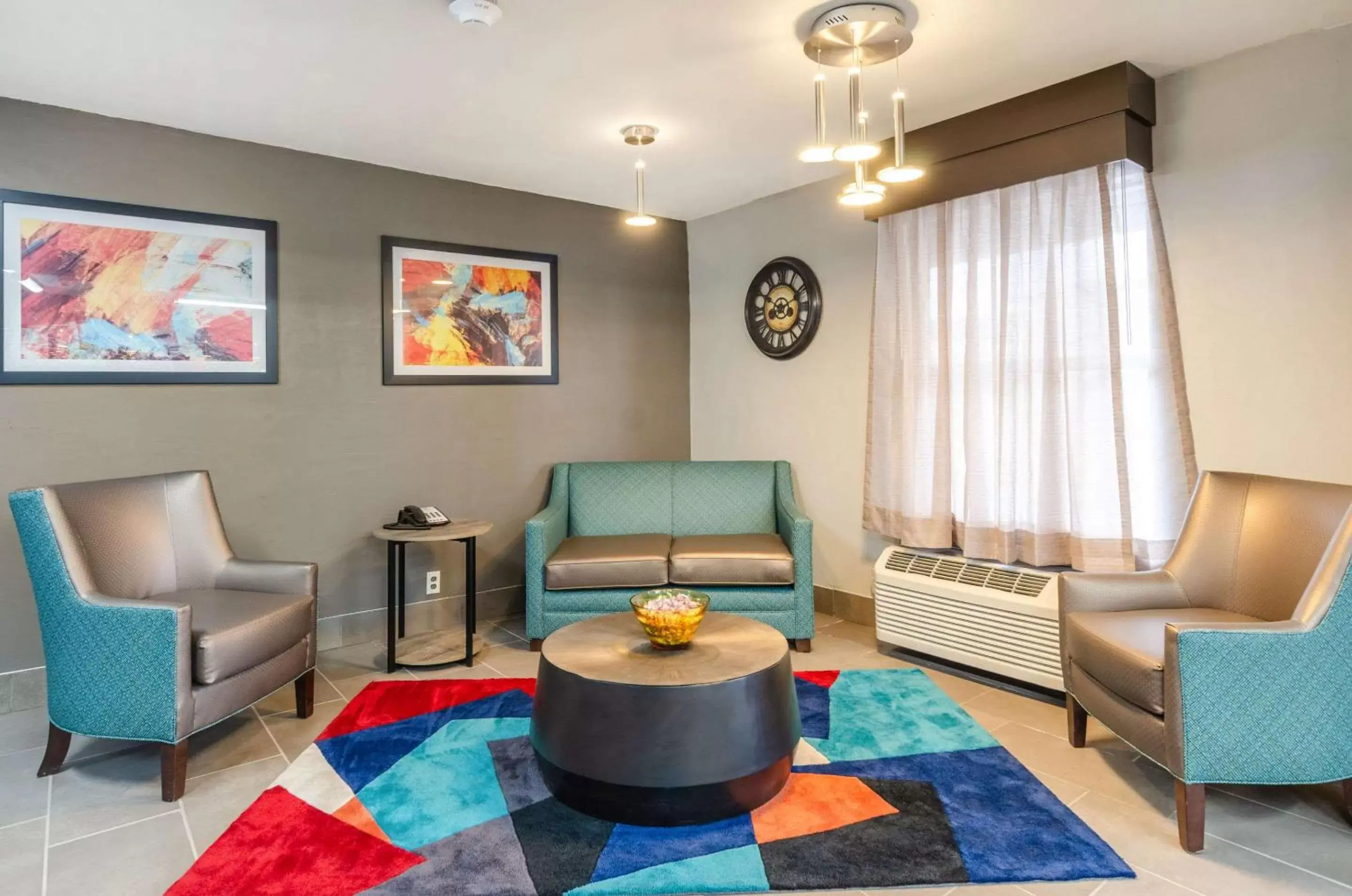 Lobby or reception, Seating Area in Quality Inn