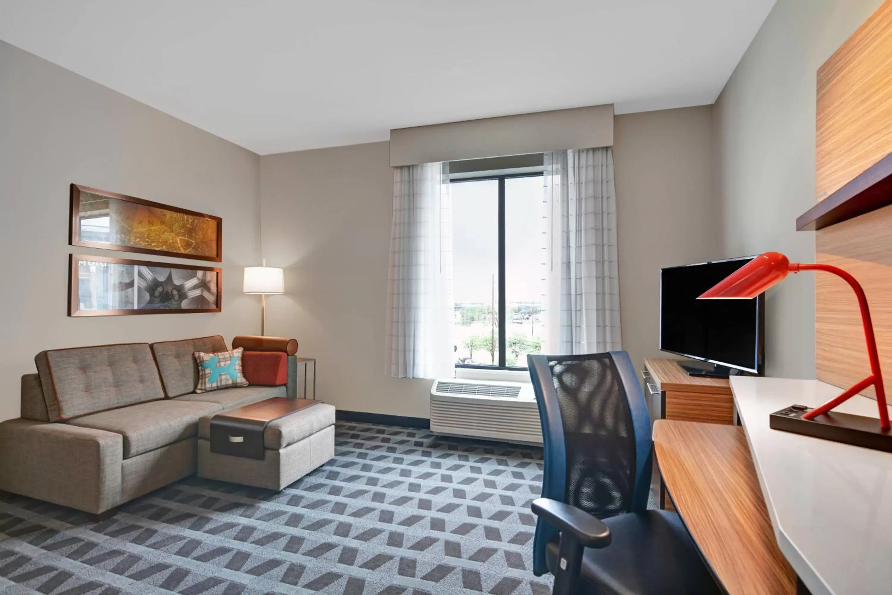 Living room, Seating Area in TownePlace Suites by Marriott Indianapolis Downtown