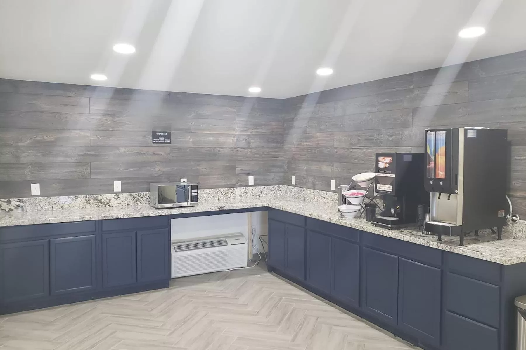 Restaurant/places to eat in Baymont by Wyndham Morganton